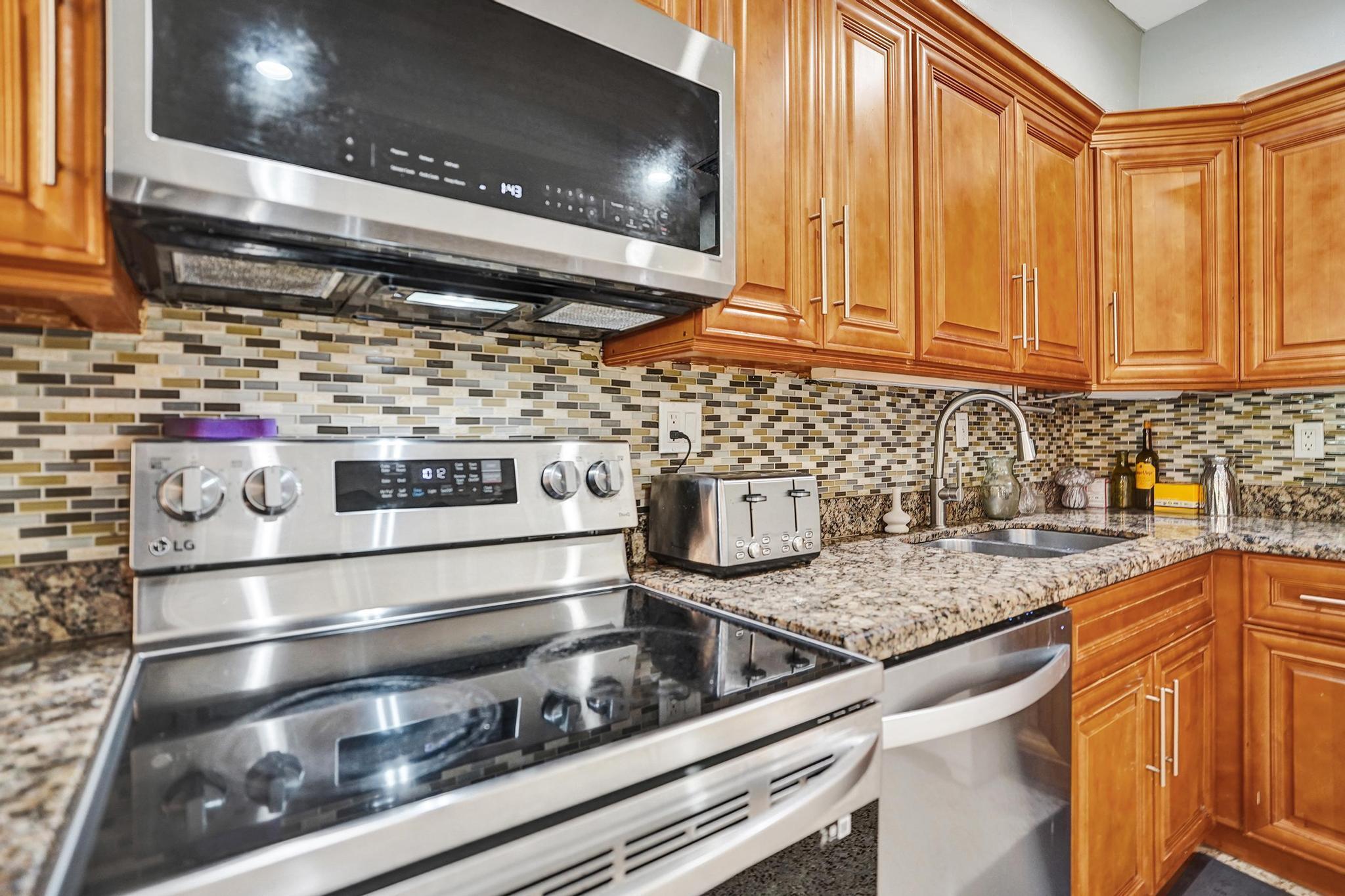 1728 NE 17th Fort Lauderdale, FL 33305