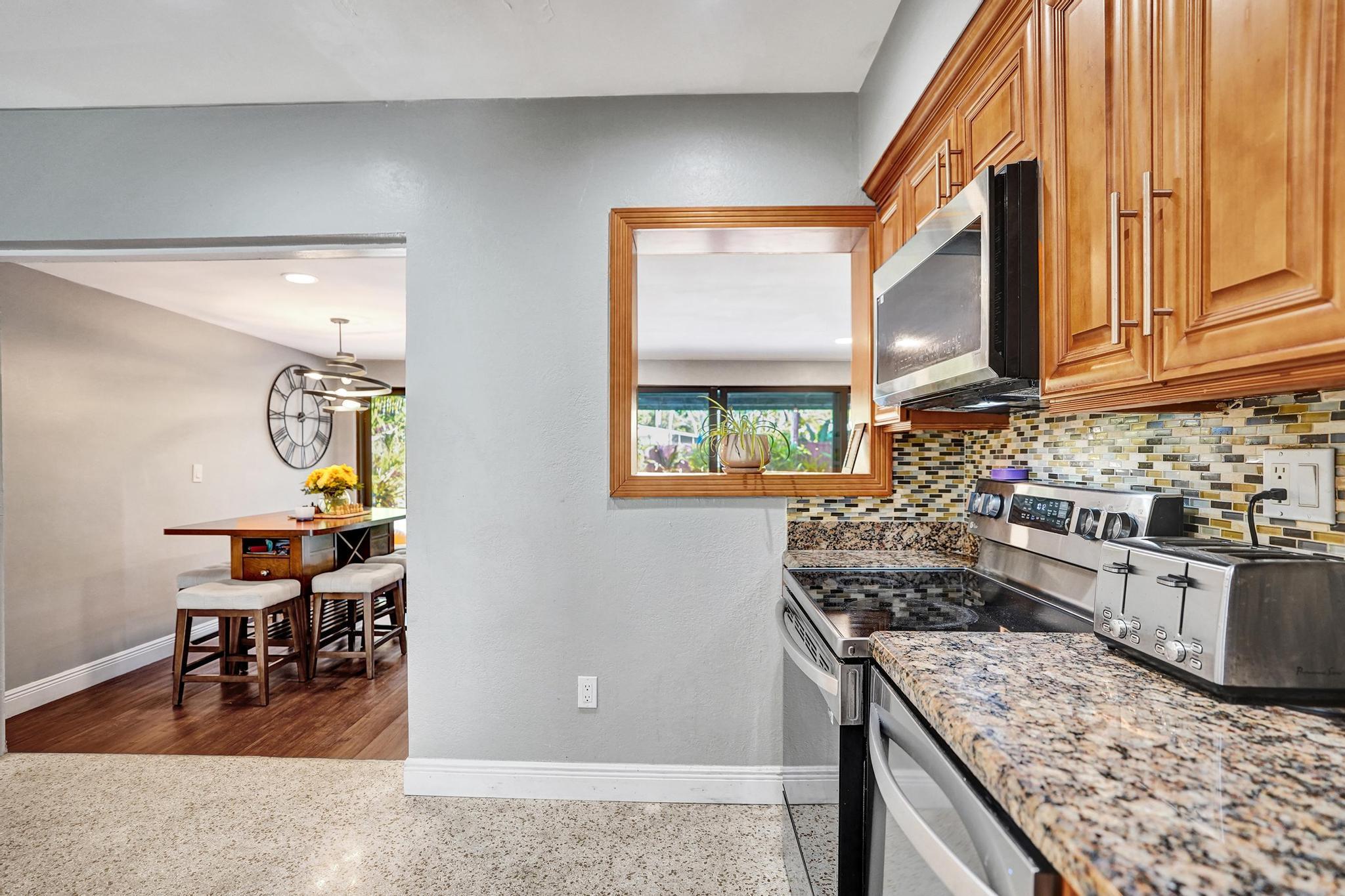 1728 NE 17th Fort Lauderdale, FL 33305