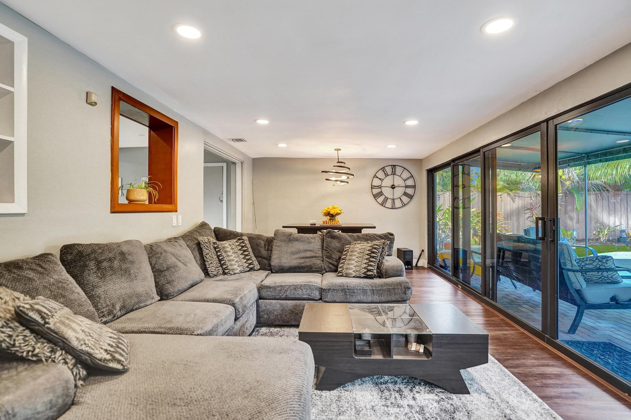 1728 NE 17th Fort Lauderdale, FL 33305