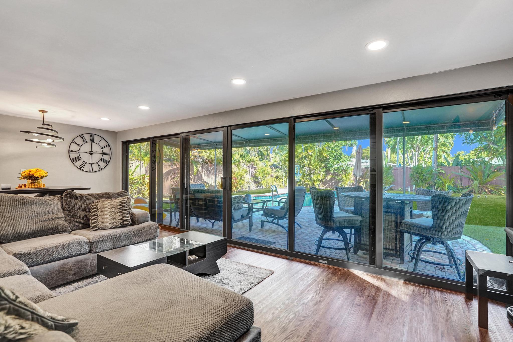 1728 NE 17th Fort Lauderdale, FL 33305