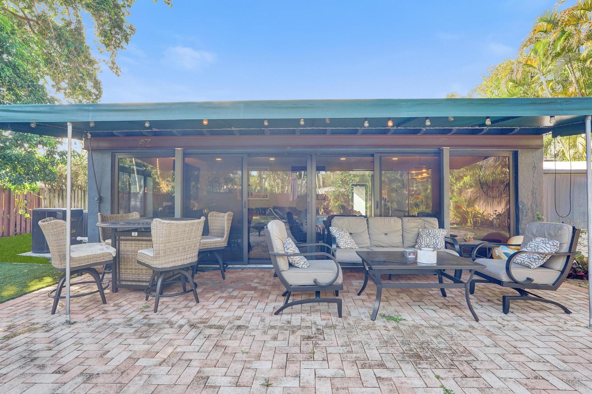 1728 NE 17th Fort Lauderdale, FL 33305