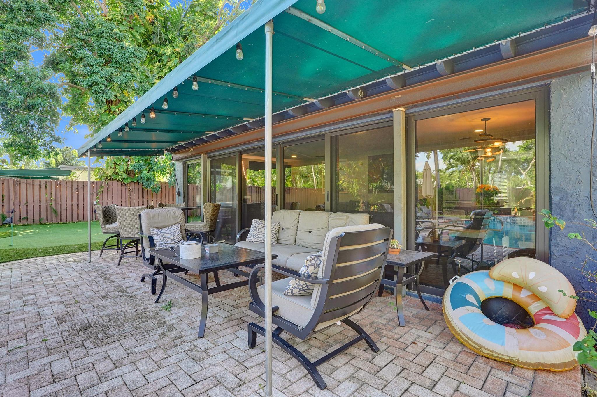 1728 NE 17th Fort Lauderdale, FL 33305