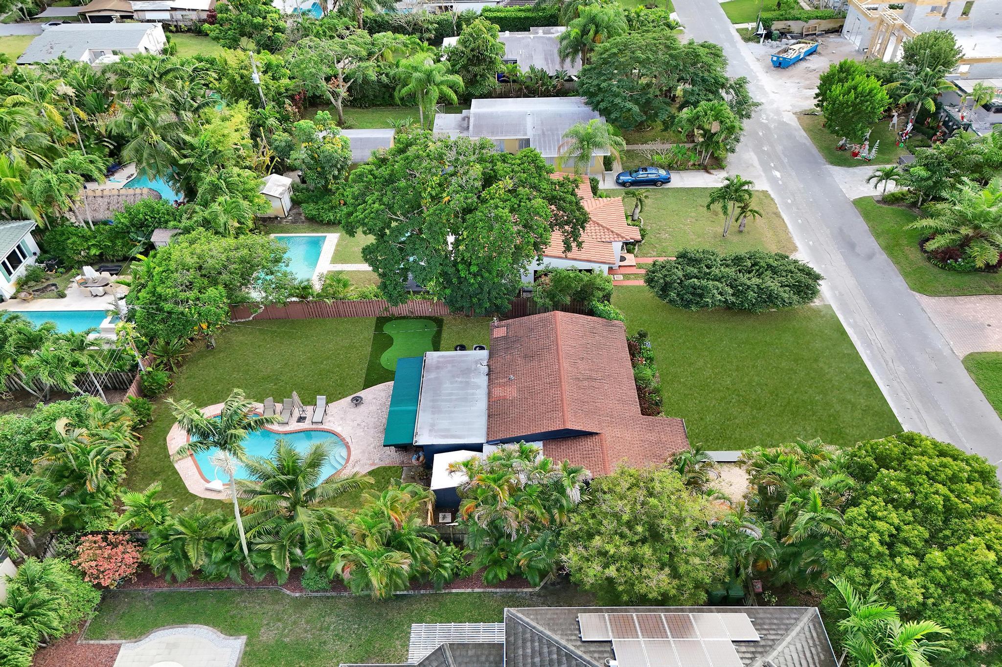 1728 NE 17th Fort Lauderdale, FL 33305