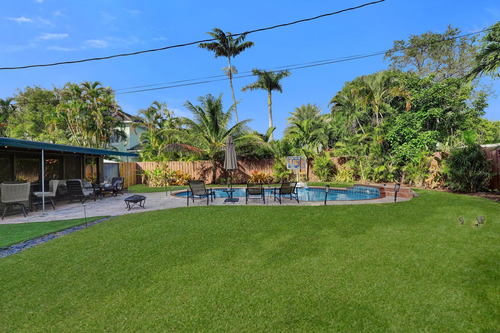 1728 NE 17th Fort Lauderdale, FL 33305