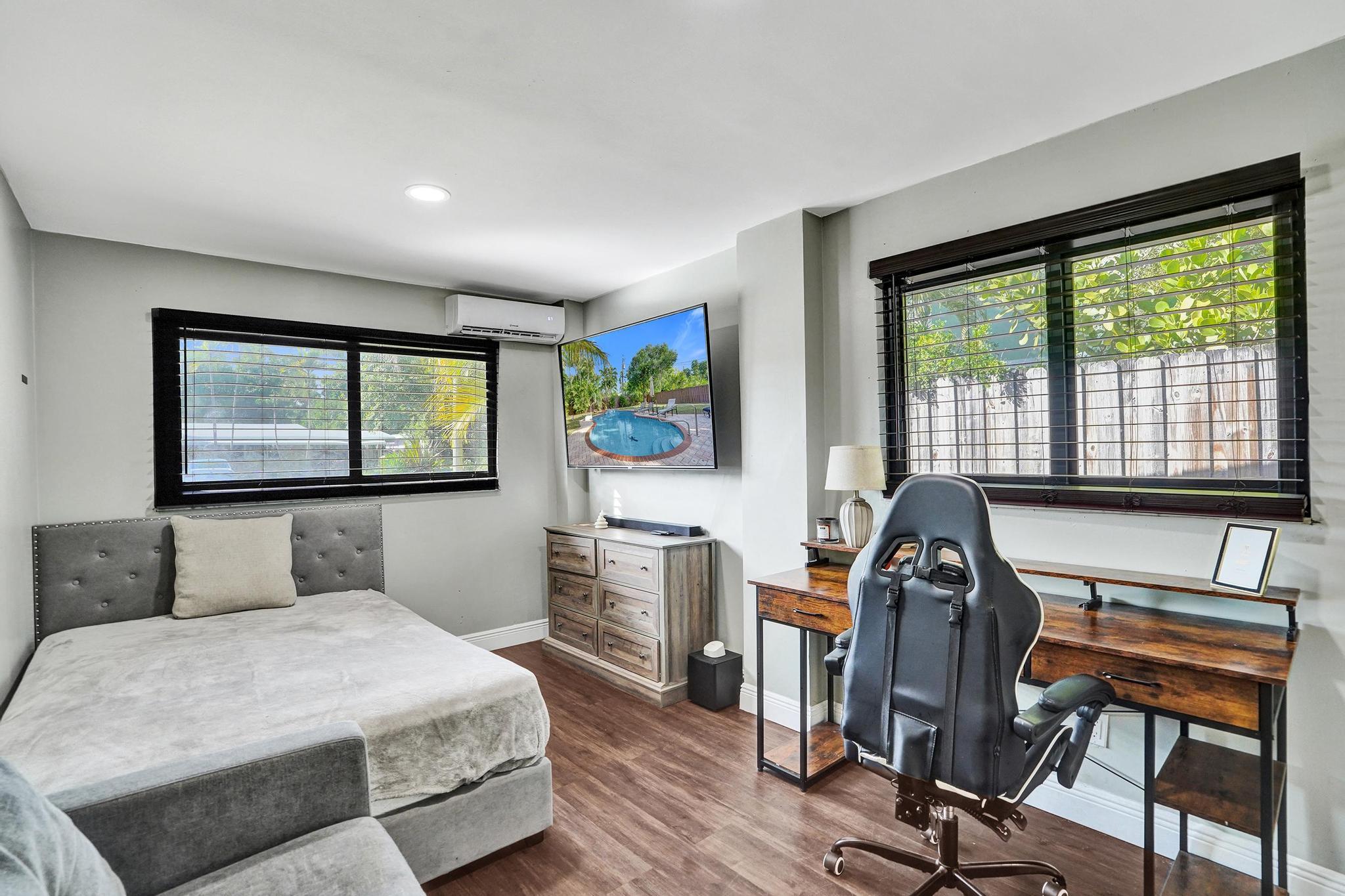 1728 NE 17th Fort Lauderdale, FL 33305