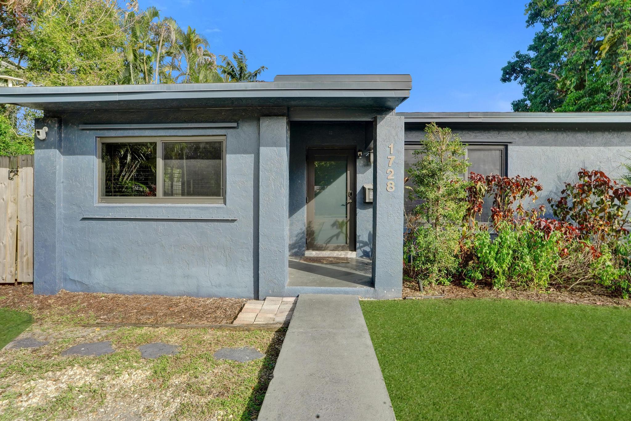 1728 NE 17th Fort Lauderdale, FL 33305