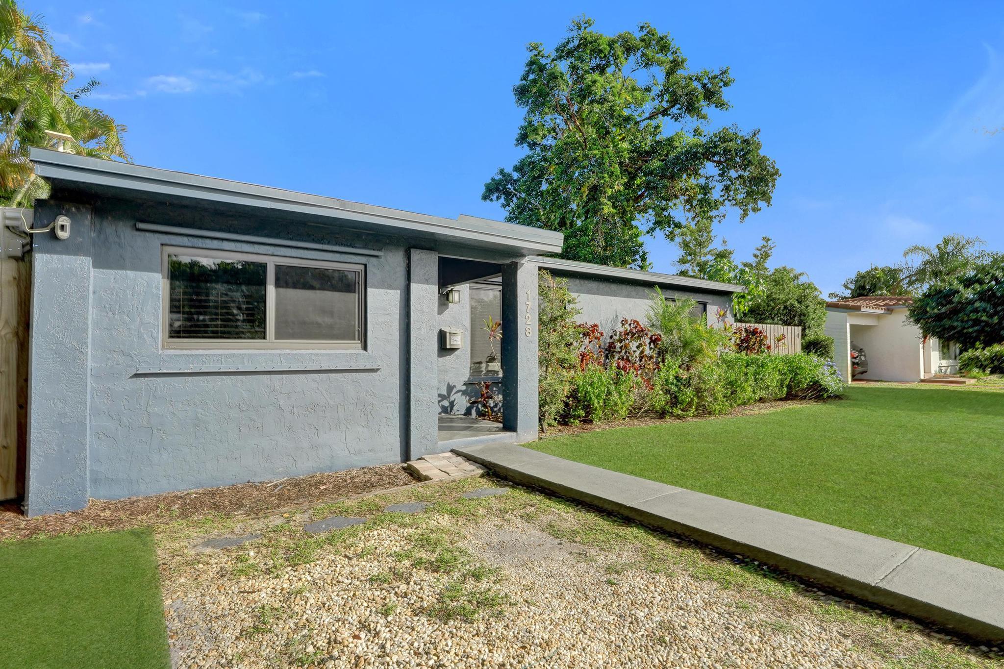 1728 NE 17th Fort Lauderdale, FL 33305