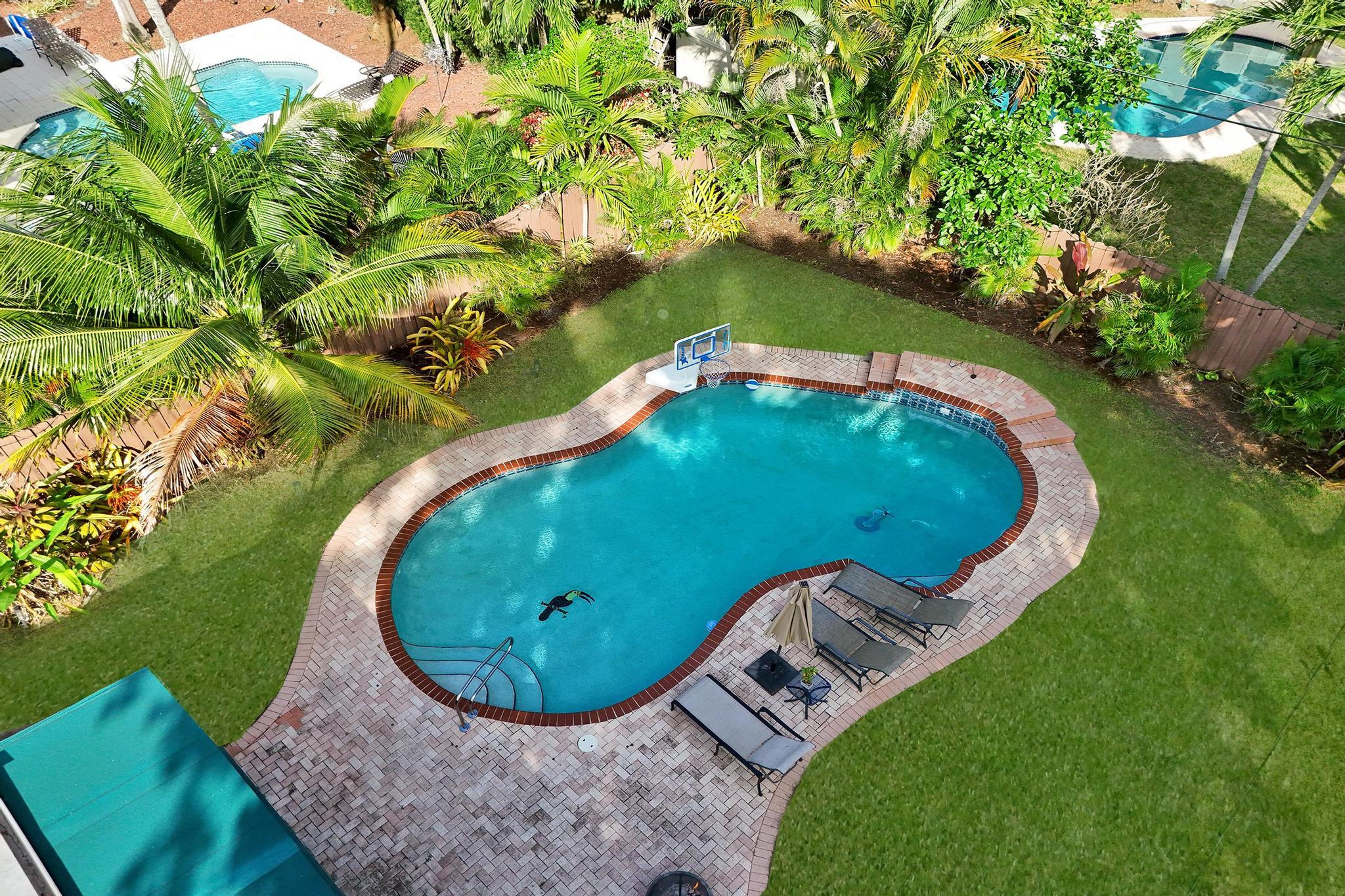 1728 NE 17th Fort Lauderdale, FL 33305