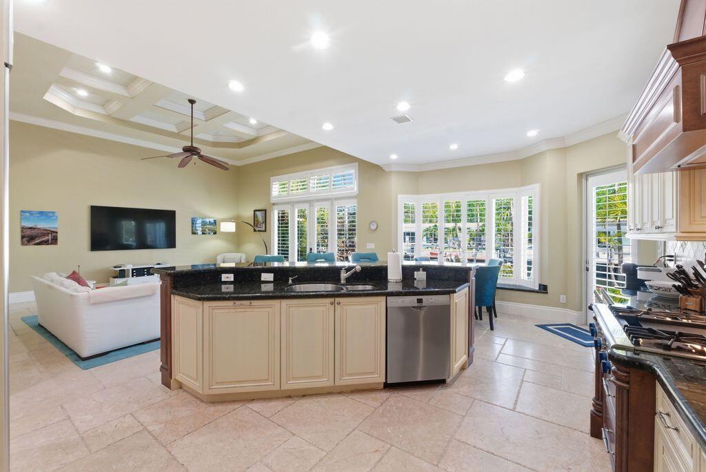 2221 NE 48th Lighthouse Point, FL 33064