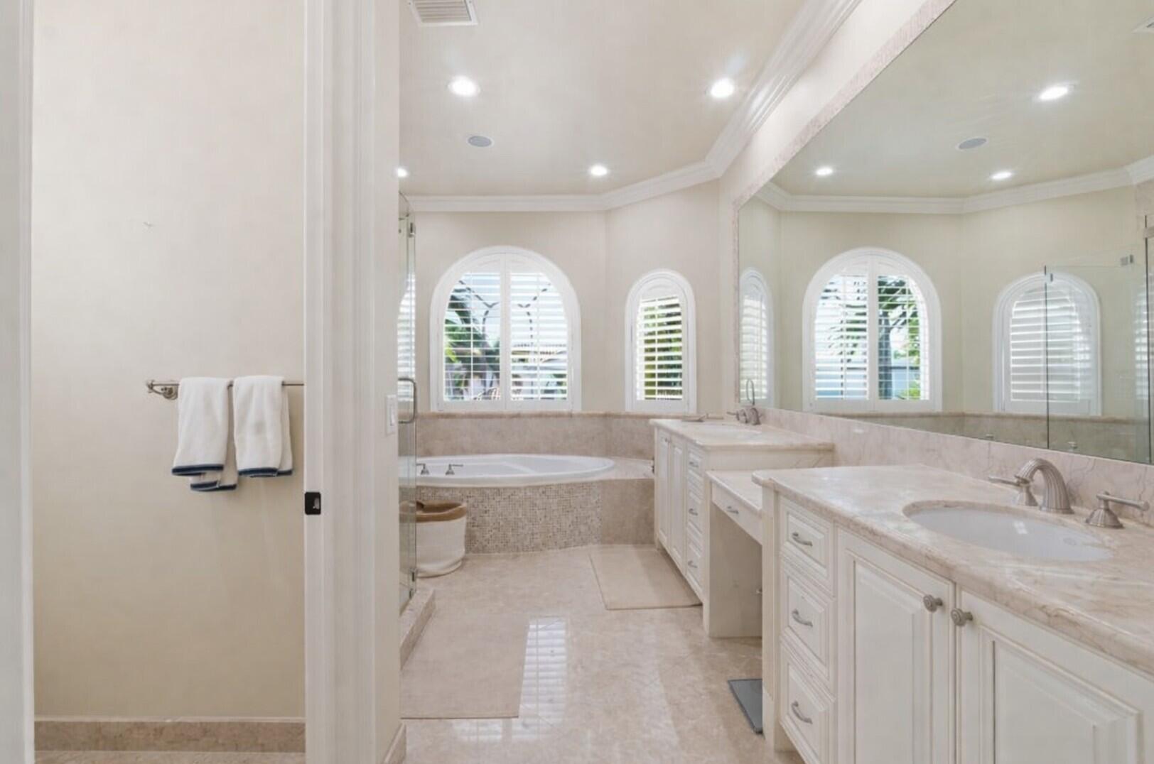 2221 NE 48th Lighthouse Point, FL 33064