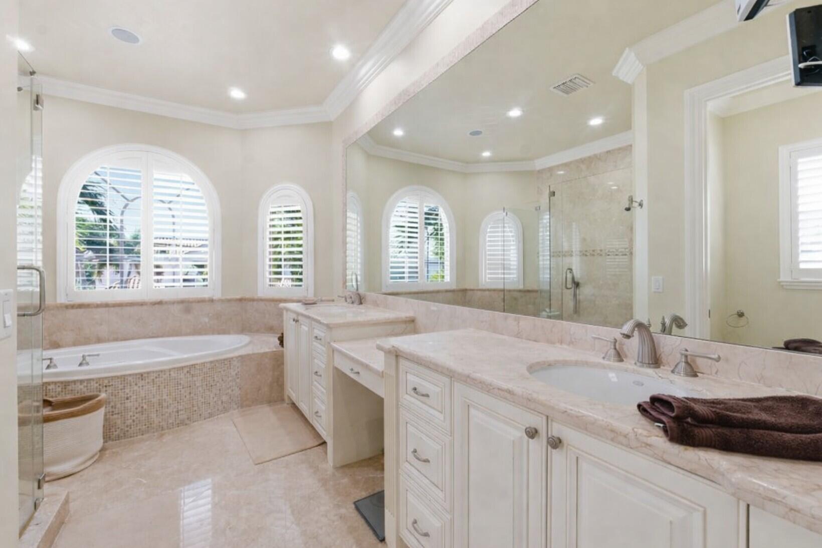 2221 NE 48th Lighthouse Point, FL 33064