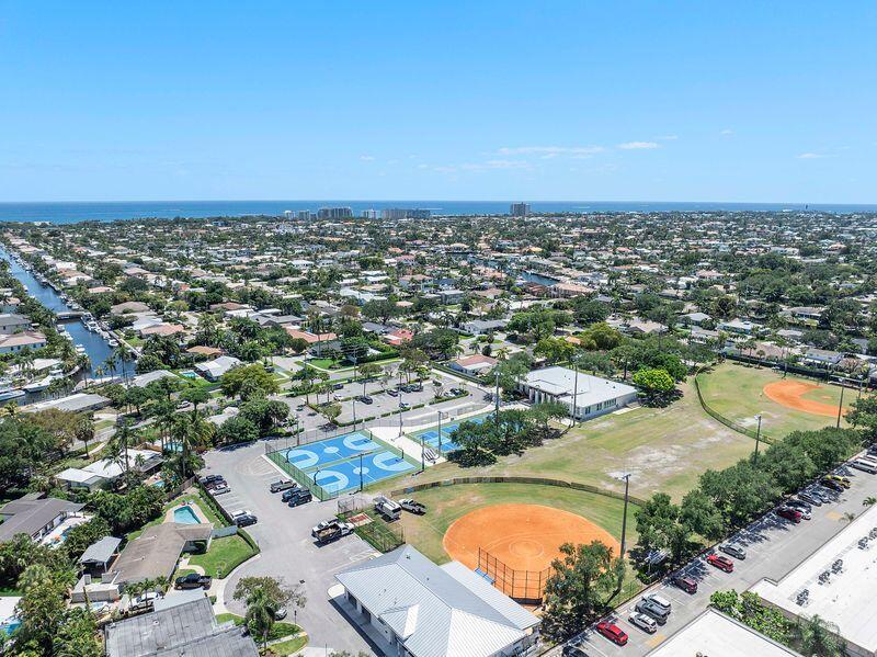 2221 NE 48th Lighthouse Point, FL 33064