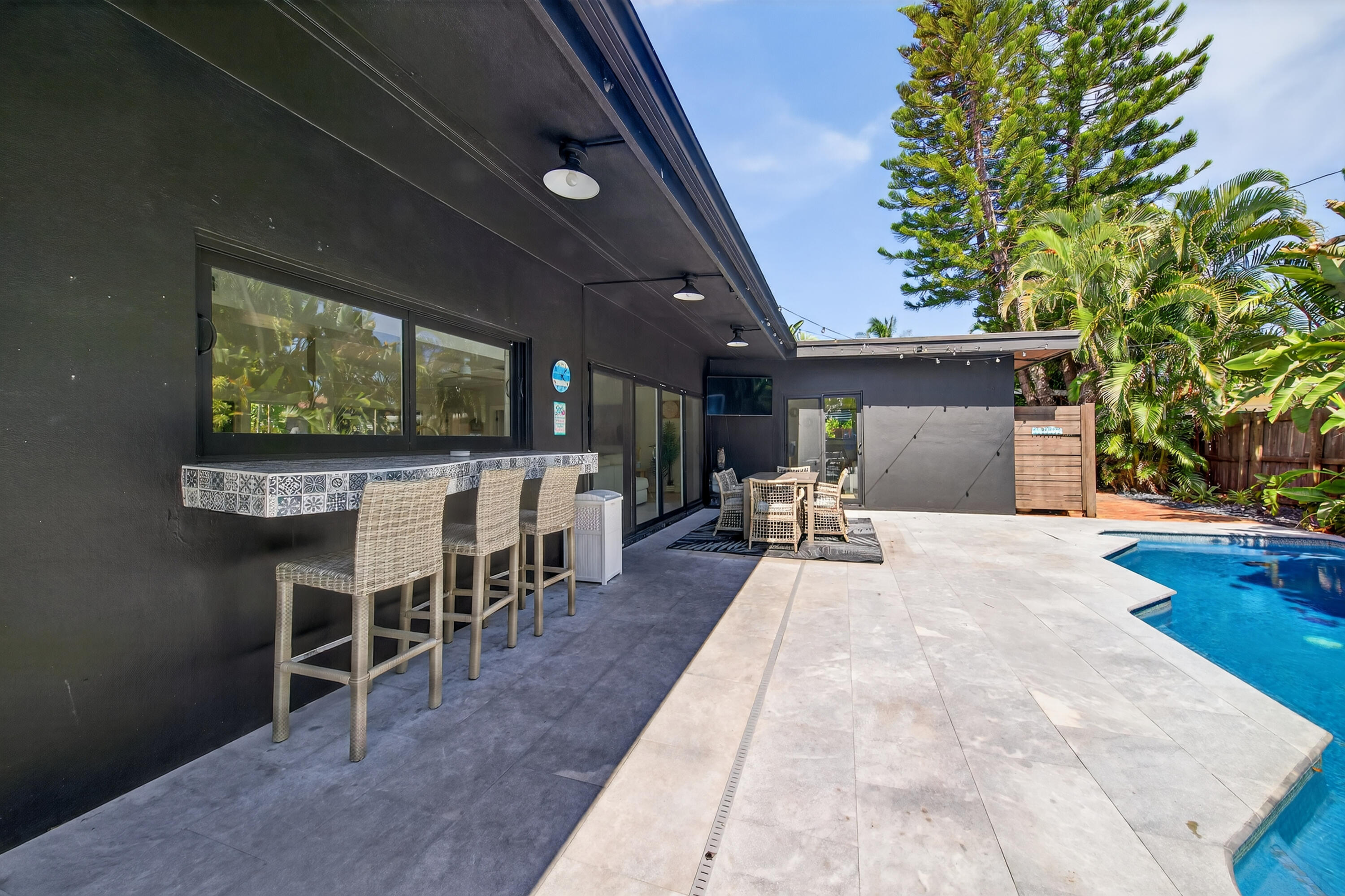 2112 Manatee Fort Lauderdale, FL 33316