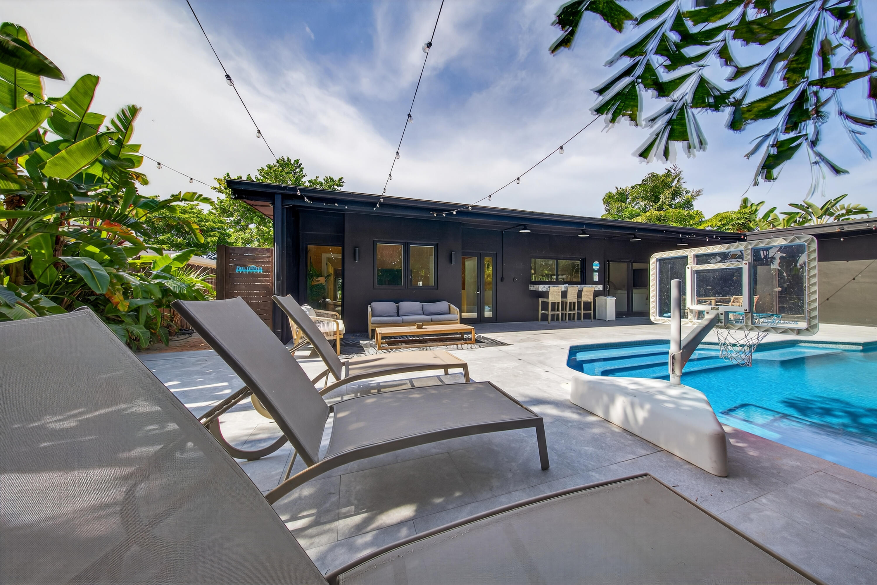 2112 Manatee Fort Lauderdale, FL 33316