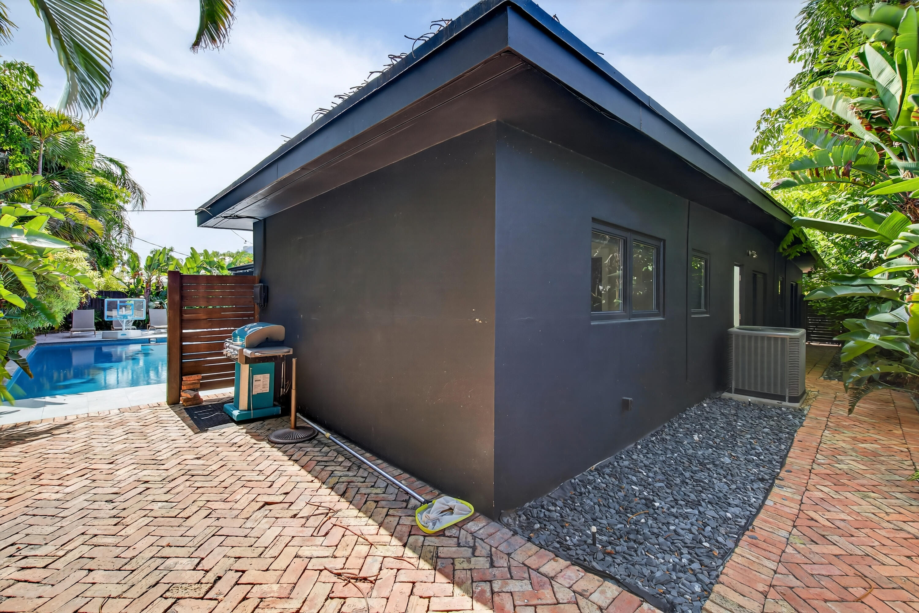 2112 Manatee Fort Lauderdale, FL 33316