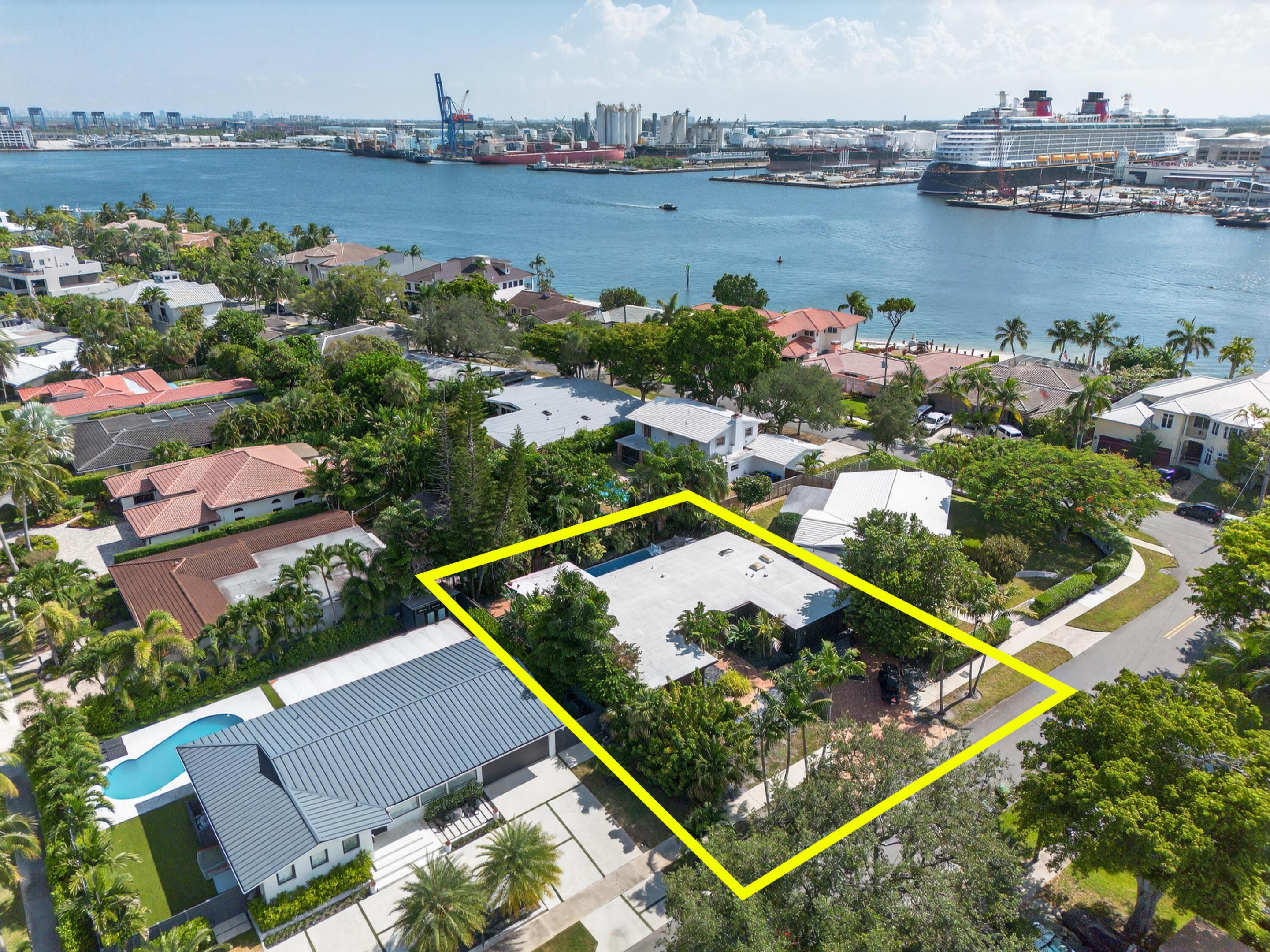 2112 Manatee Fort Lauderdale, FL 33316