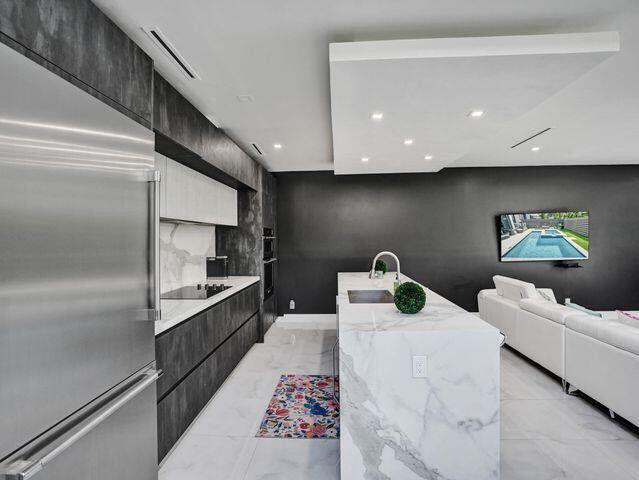 2514 NE 21st #A Fort Lauderdale, FL 33305