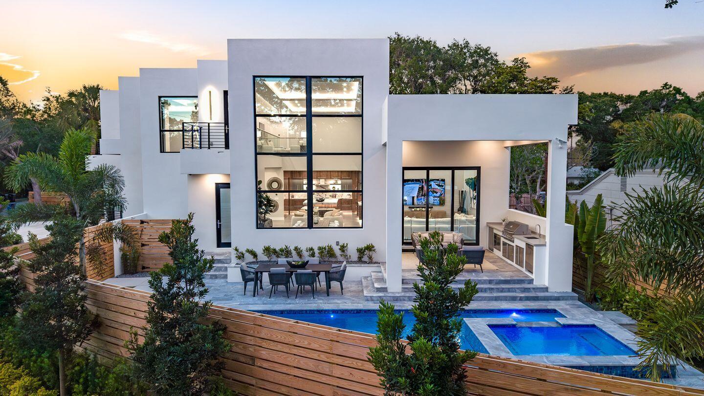 719 SW 11th Fort Lauderdale, FL 33315