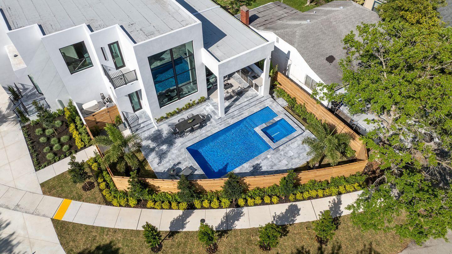 719 SW 11th Fort Lauderdale, FL 33315