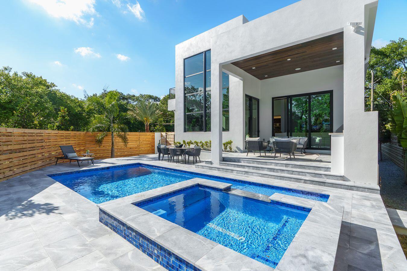 719 SW 11th Fort Lauderdale, FL 33315