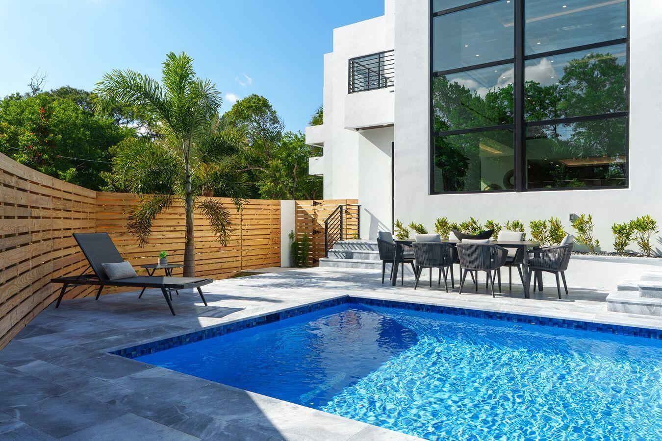 719 SW 11th Fort Lauderdale, FL 33315