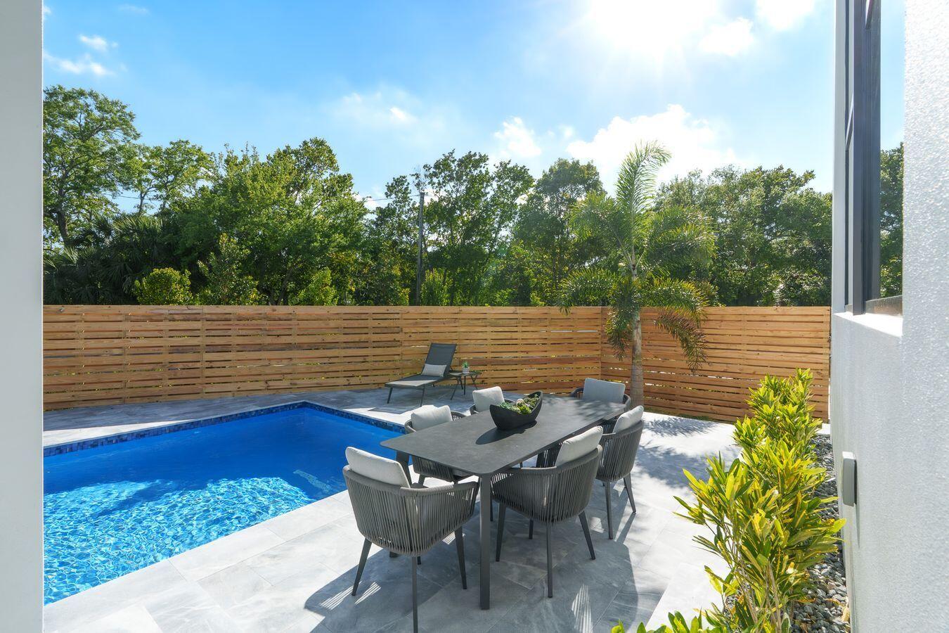 719 SW 11th Fort Lauderdale, FL 33315