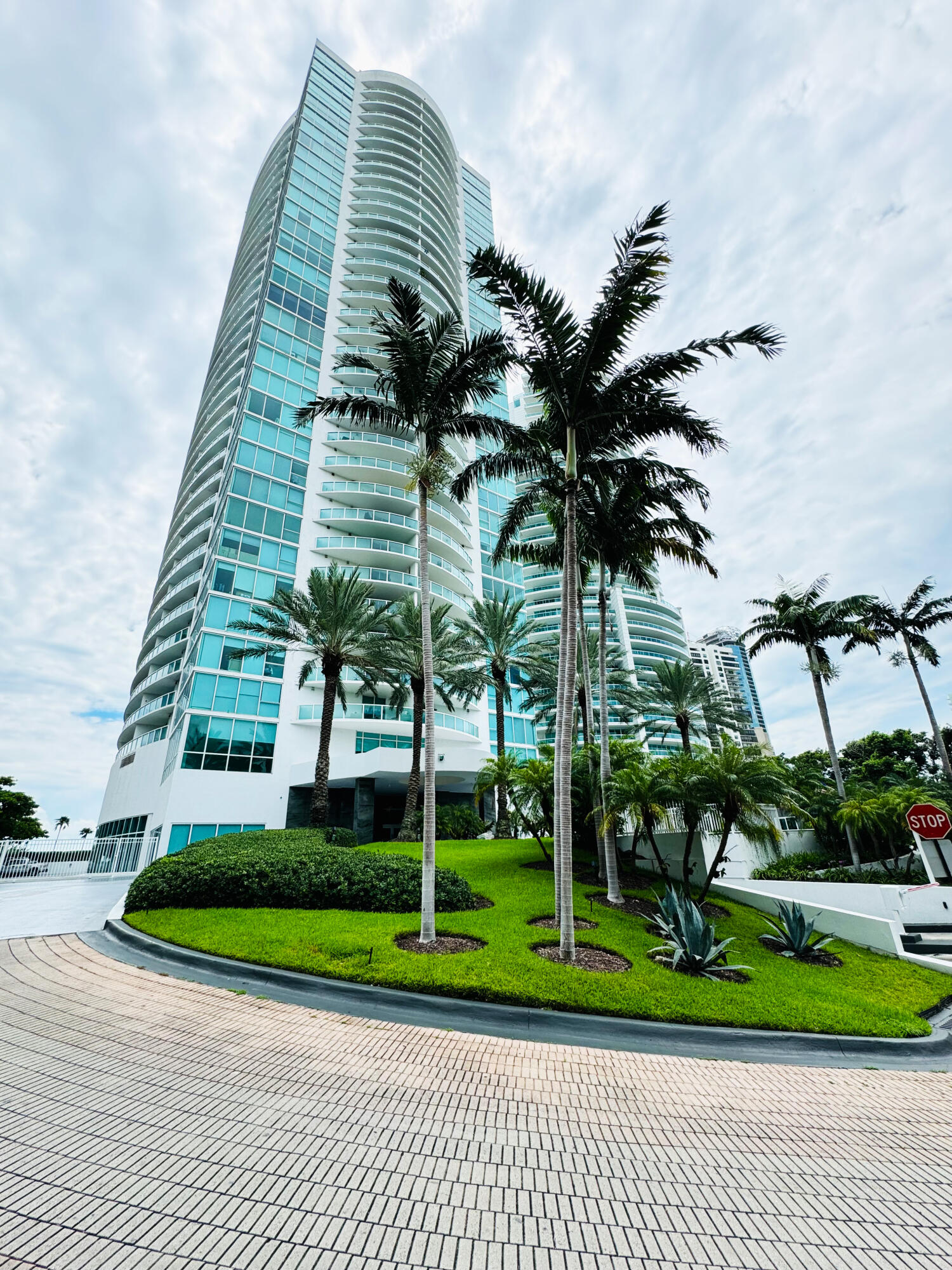 image Skyline on Brickell0
