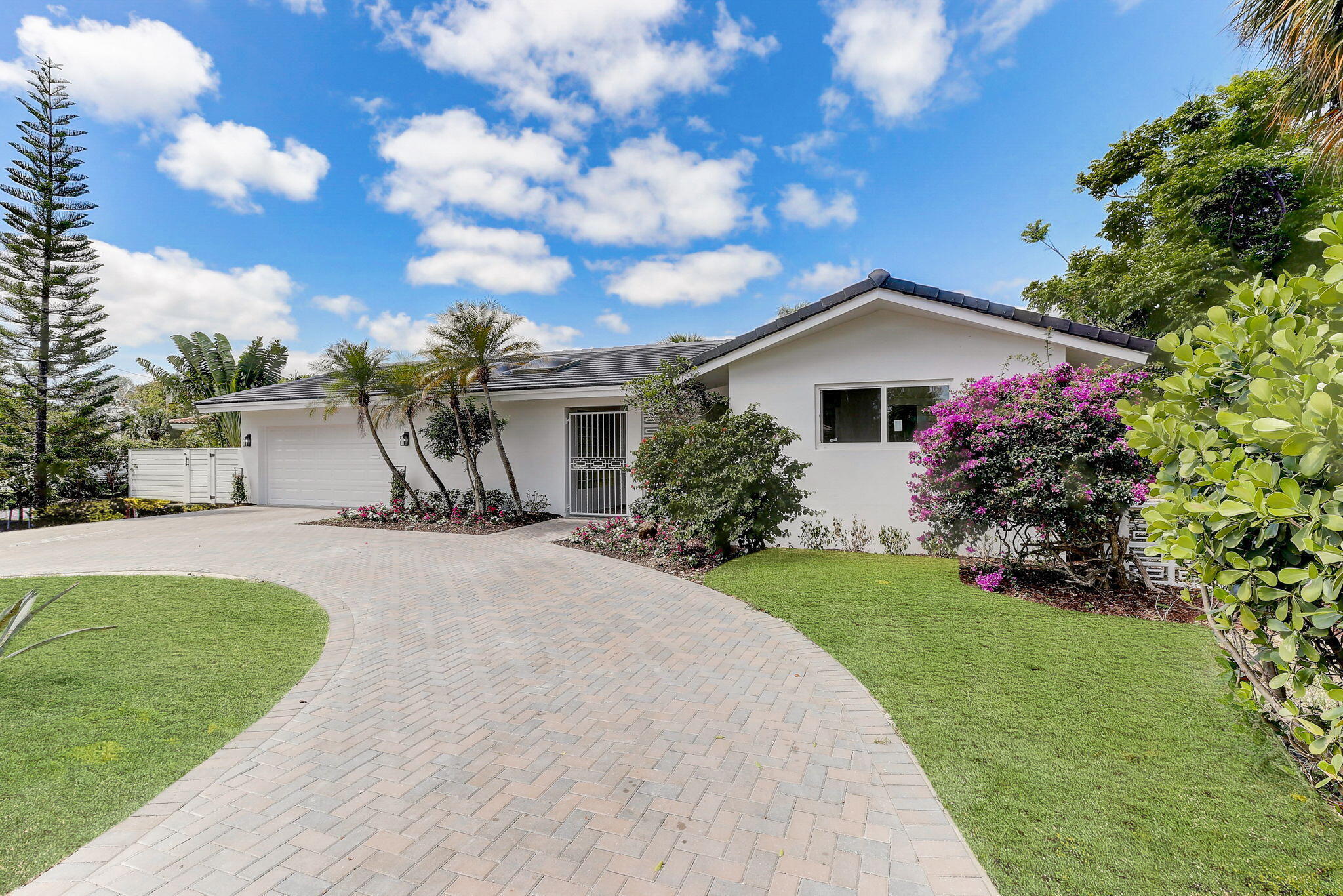 5591 NE 29th