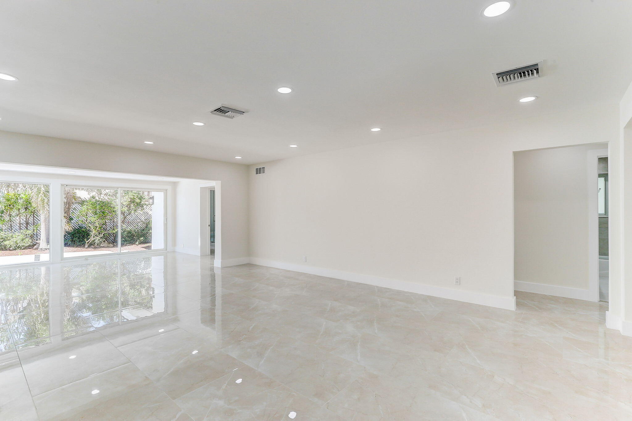 5591 NE 29th Fort Lauderdale, FL 33308