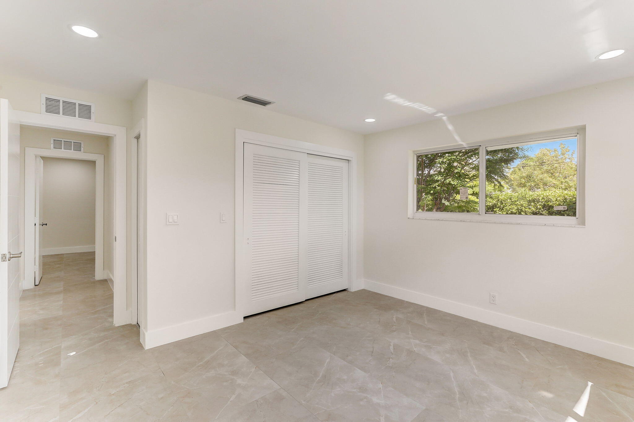 5591 NE 29th Fort Lauderdale, FL 33308