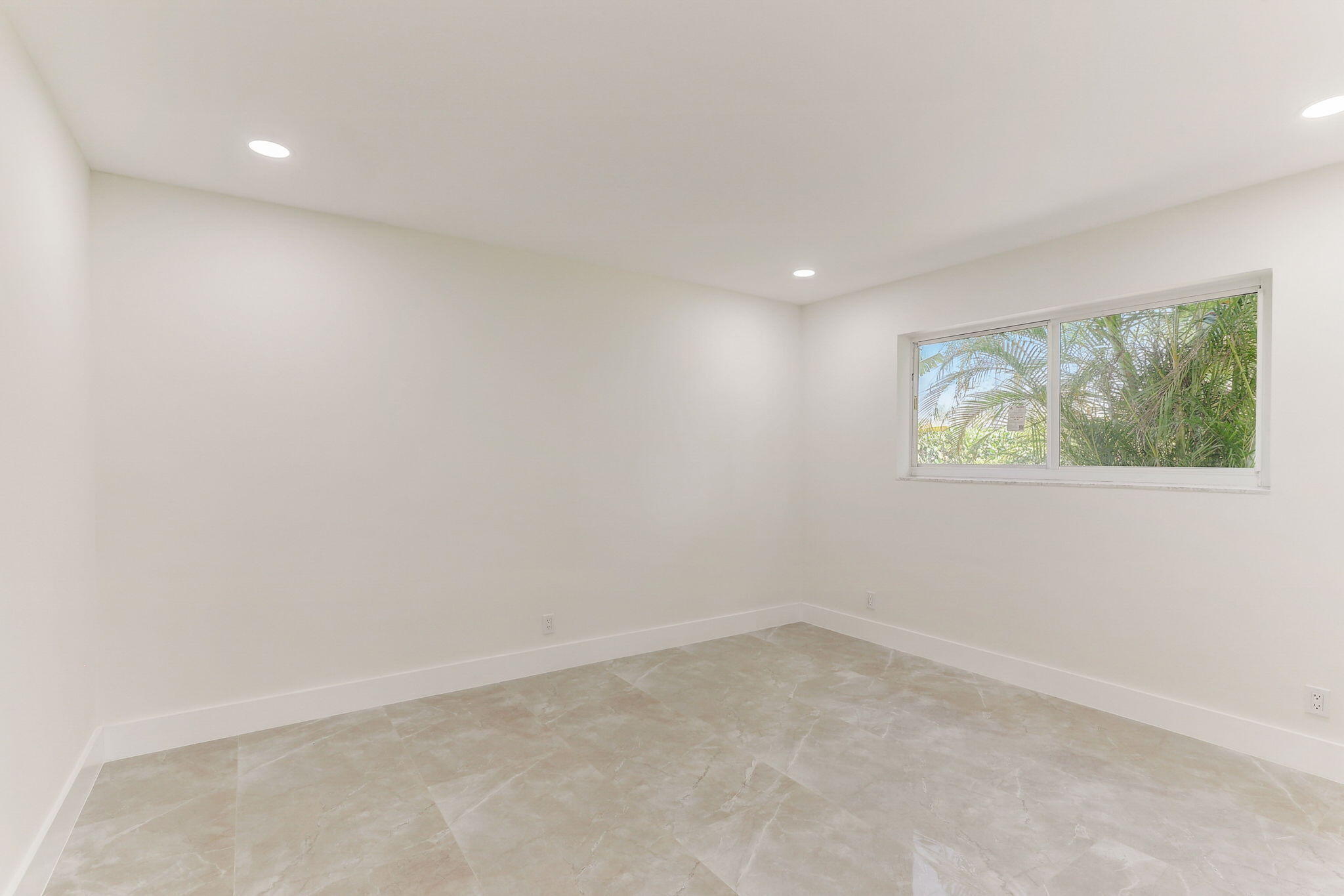 5591 NE 29th Fort Lauderdale, FL 33308