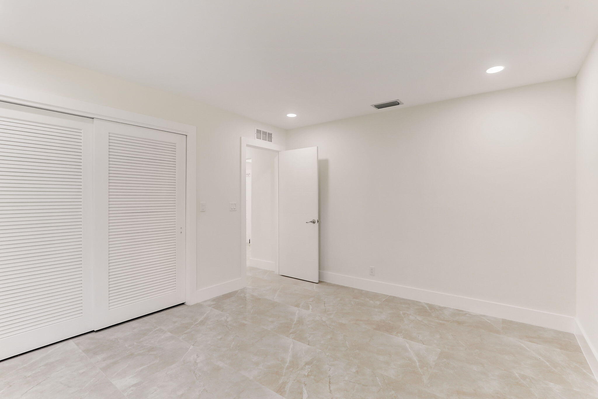 5591 NE 29th Fort Lauderdale, FL 33308