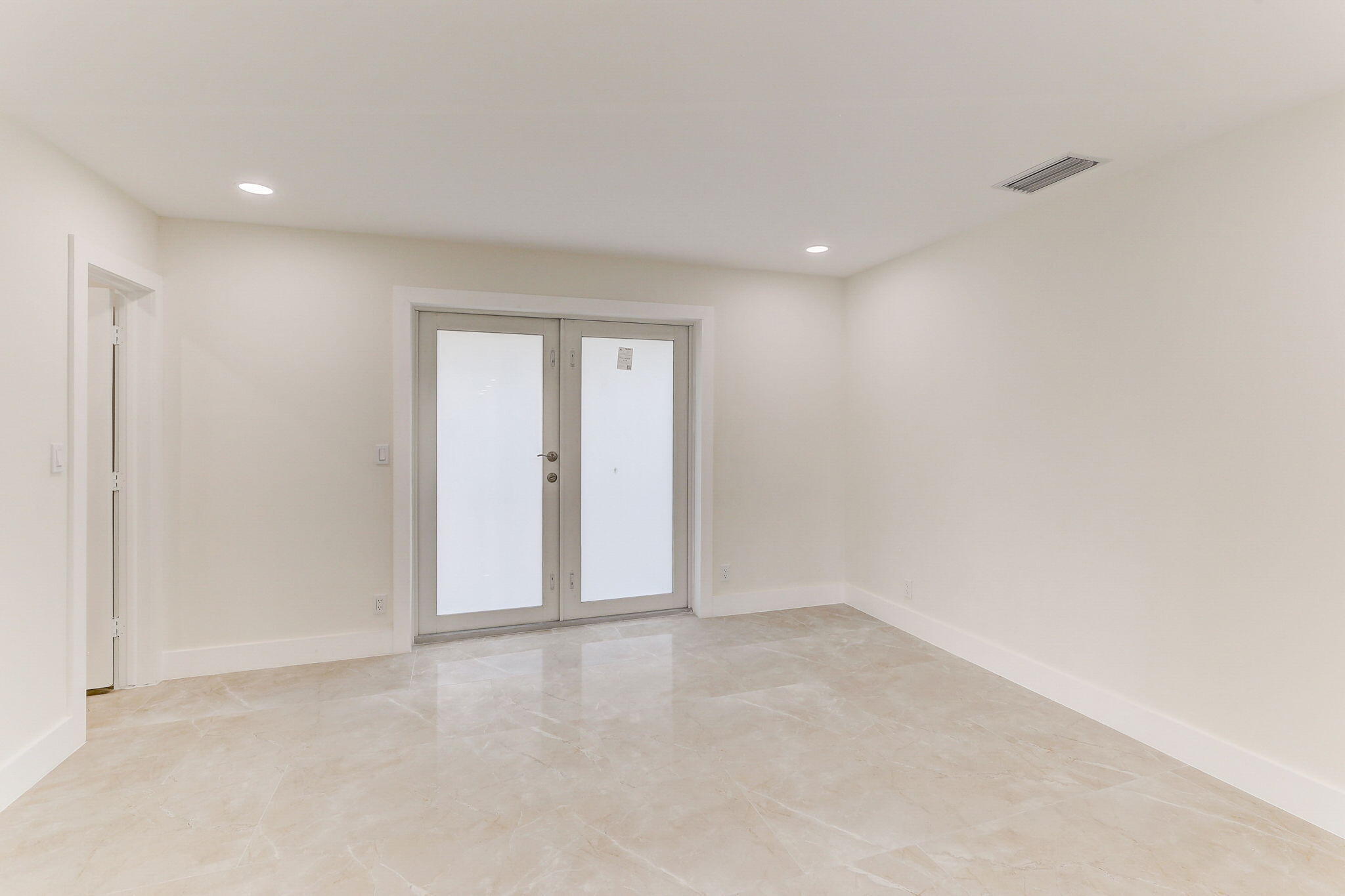5591 NE 29th Fort Lauderdale, FL 33308