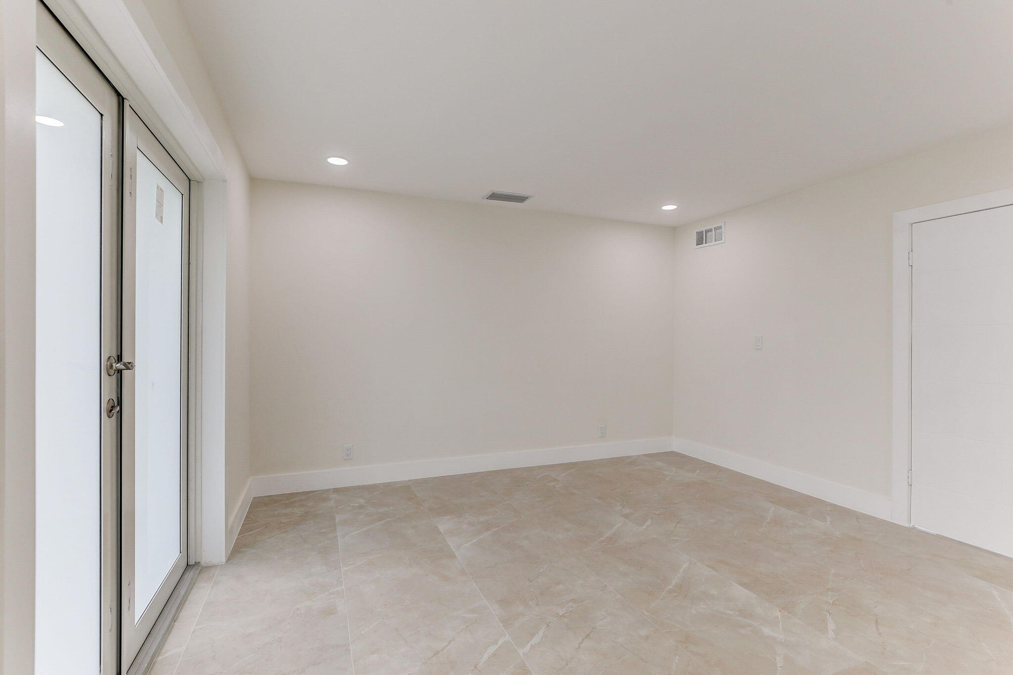 5591 NE 29th Fort Lauderdale, FL 33308