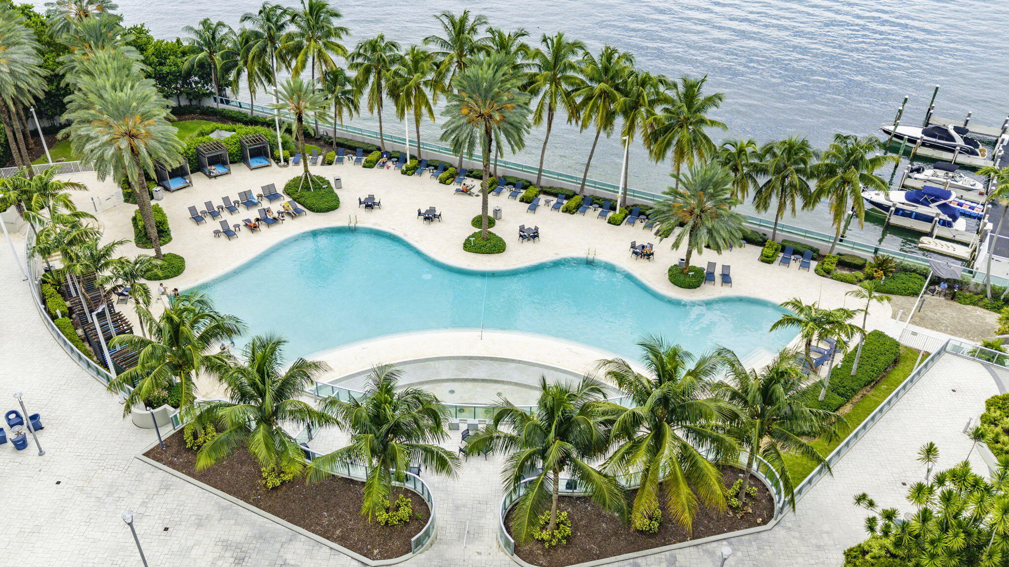 1500 Bay #1122s