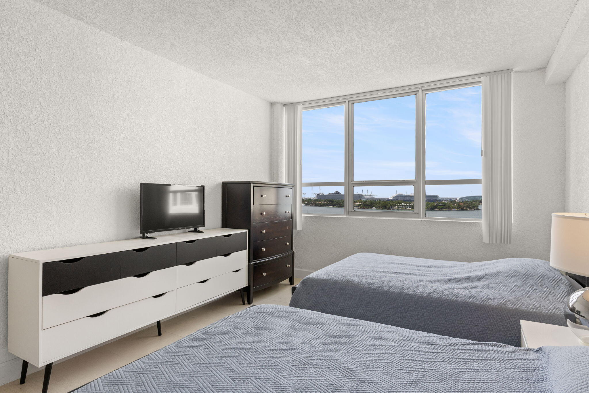 1500 Bay #1122s Miami Beach, FL 33139