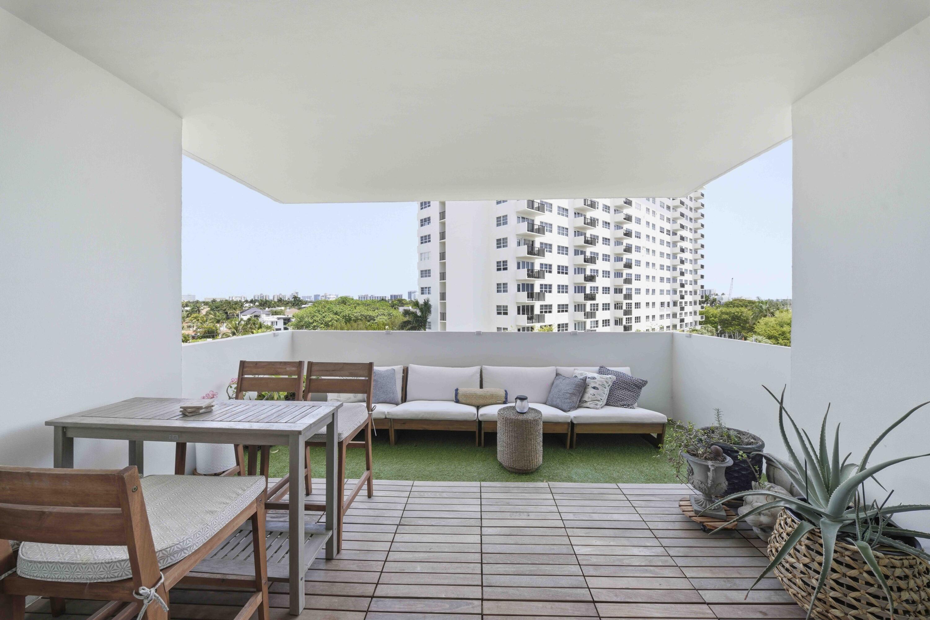 333 Sunset #404 Fort Lauderdale, FL 33301
