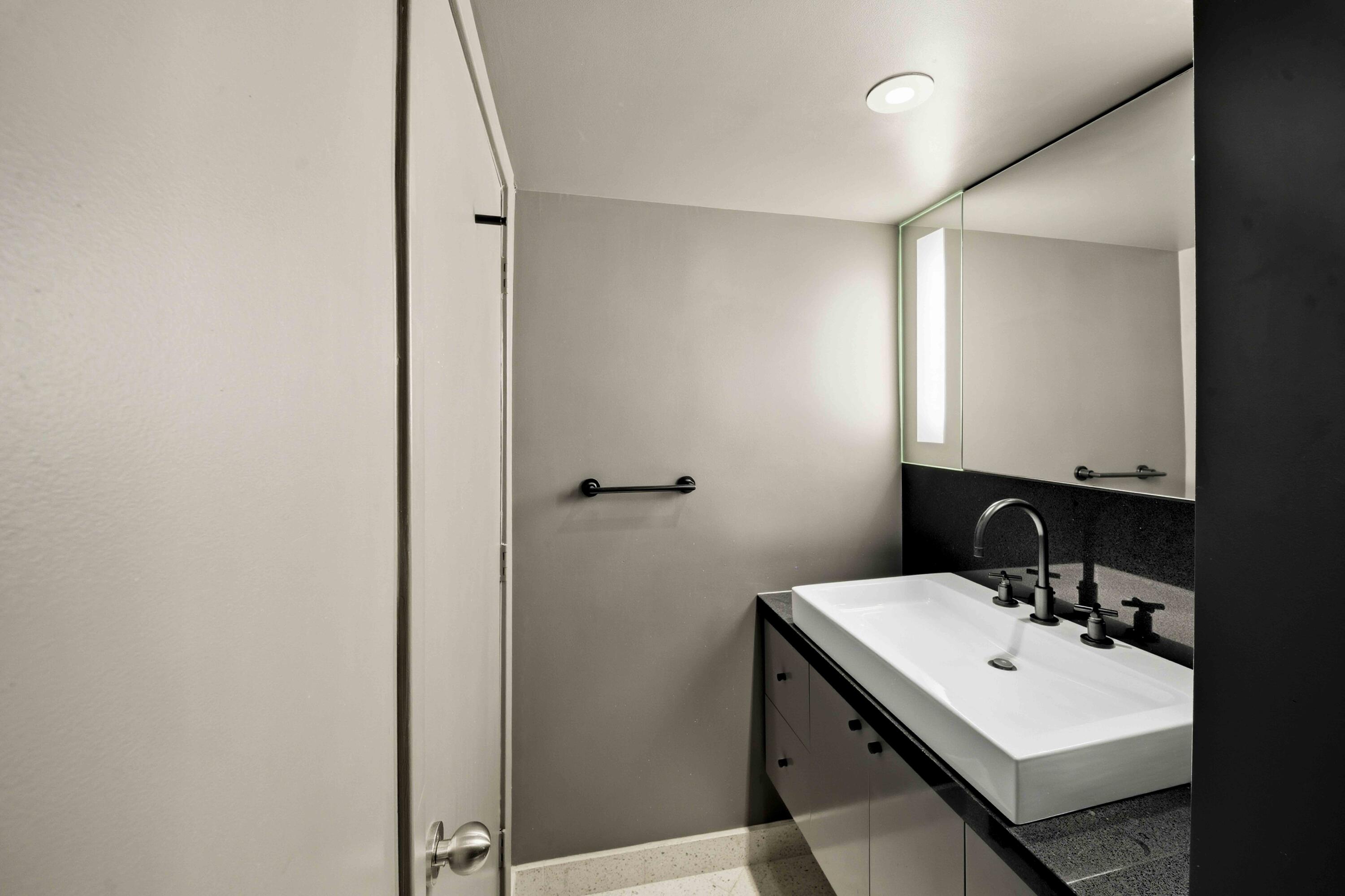 333 Sunset #404 Fort Lauderdale, FL 33301