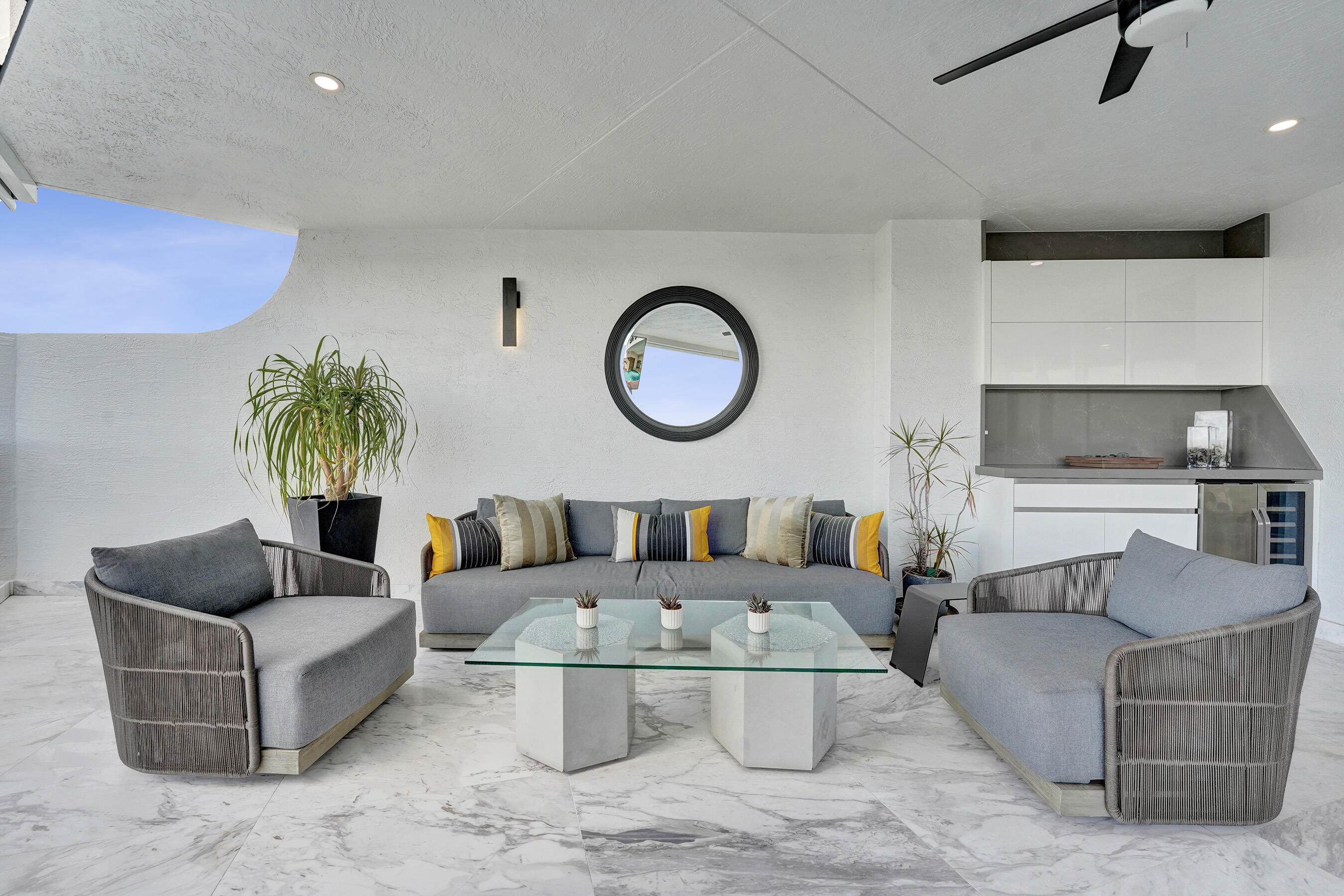 615 Bayshore #402 Fort Lauderdale, FL 33304