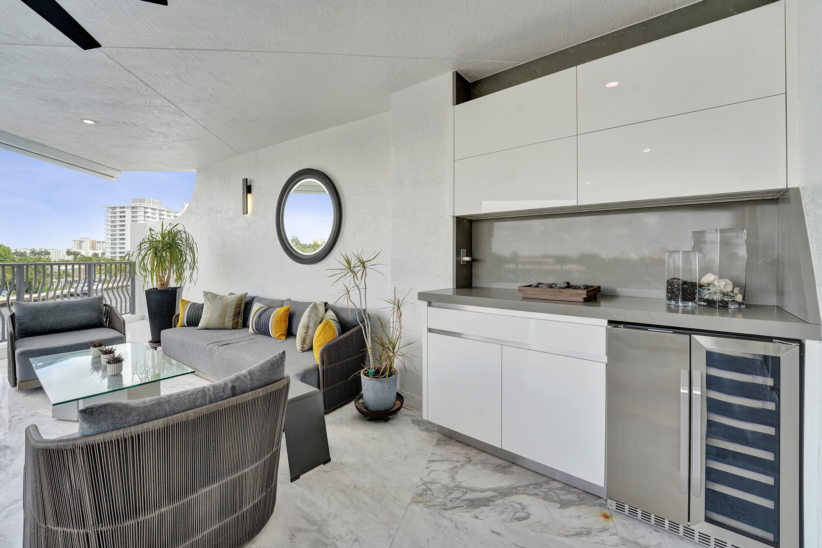 615 Bayshore #402 Fort Lauderdale, FL 33304