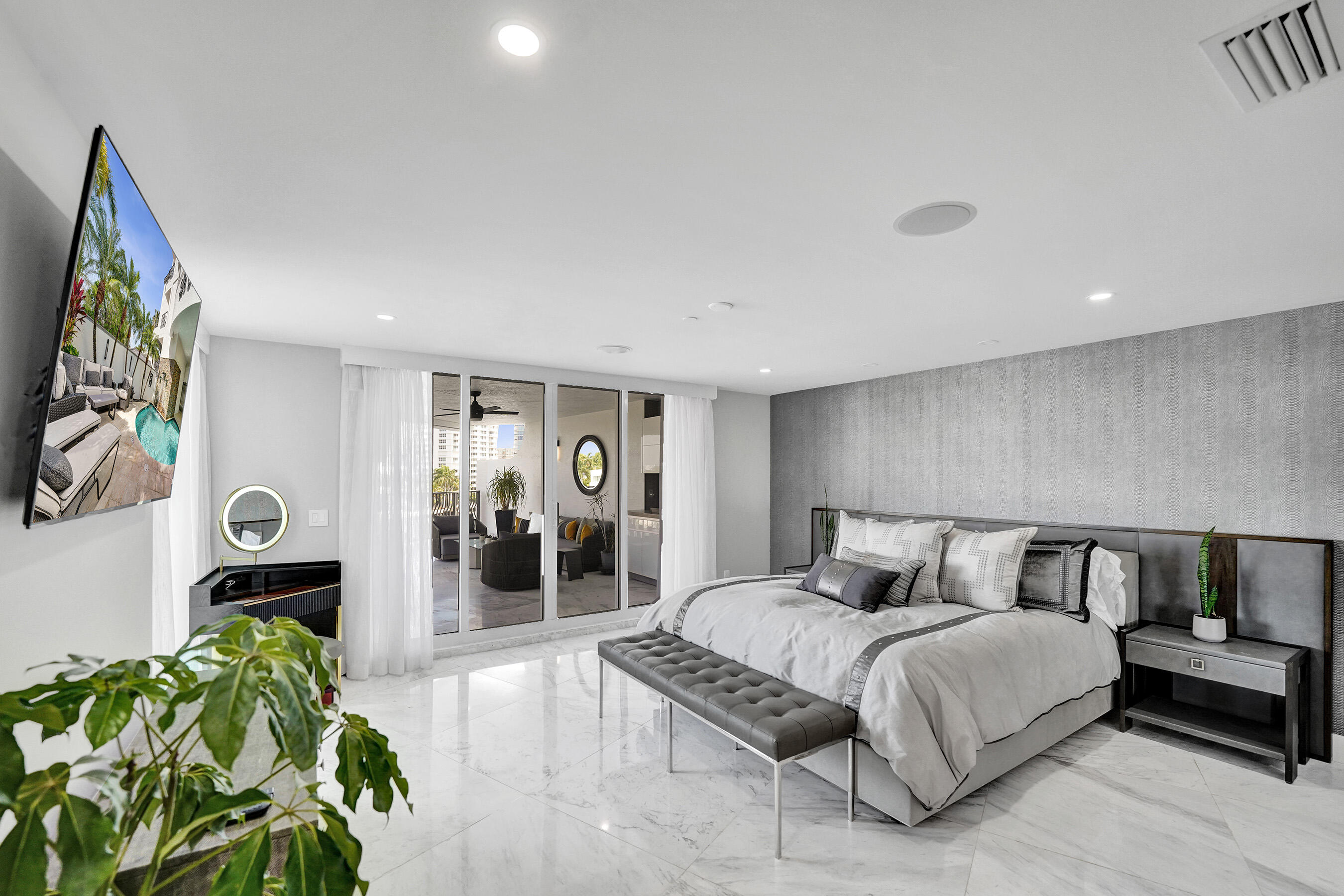 615 Bayshore #402 Fort Lauderdale, FL 33304