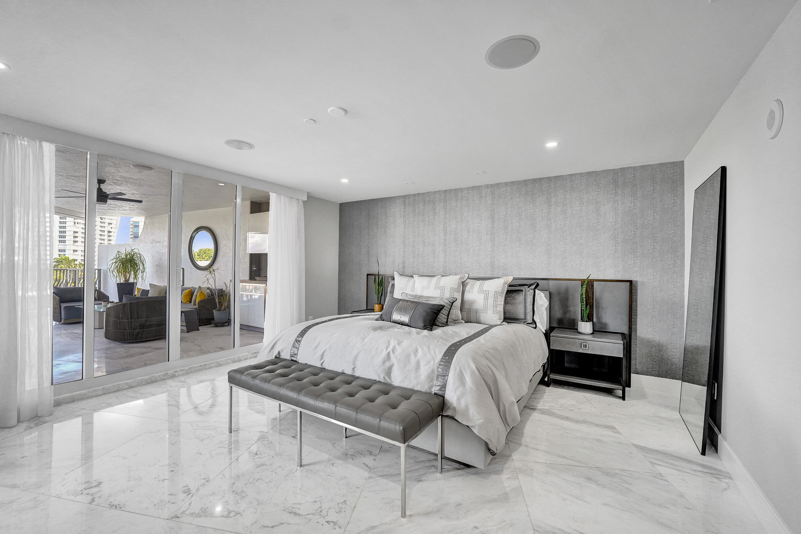 615 Bayshore #402 Fort Lauderdale, FL 33304