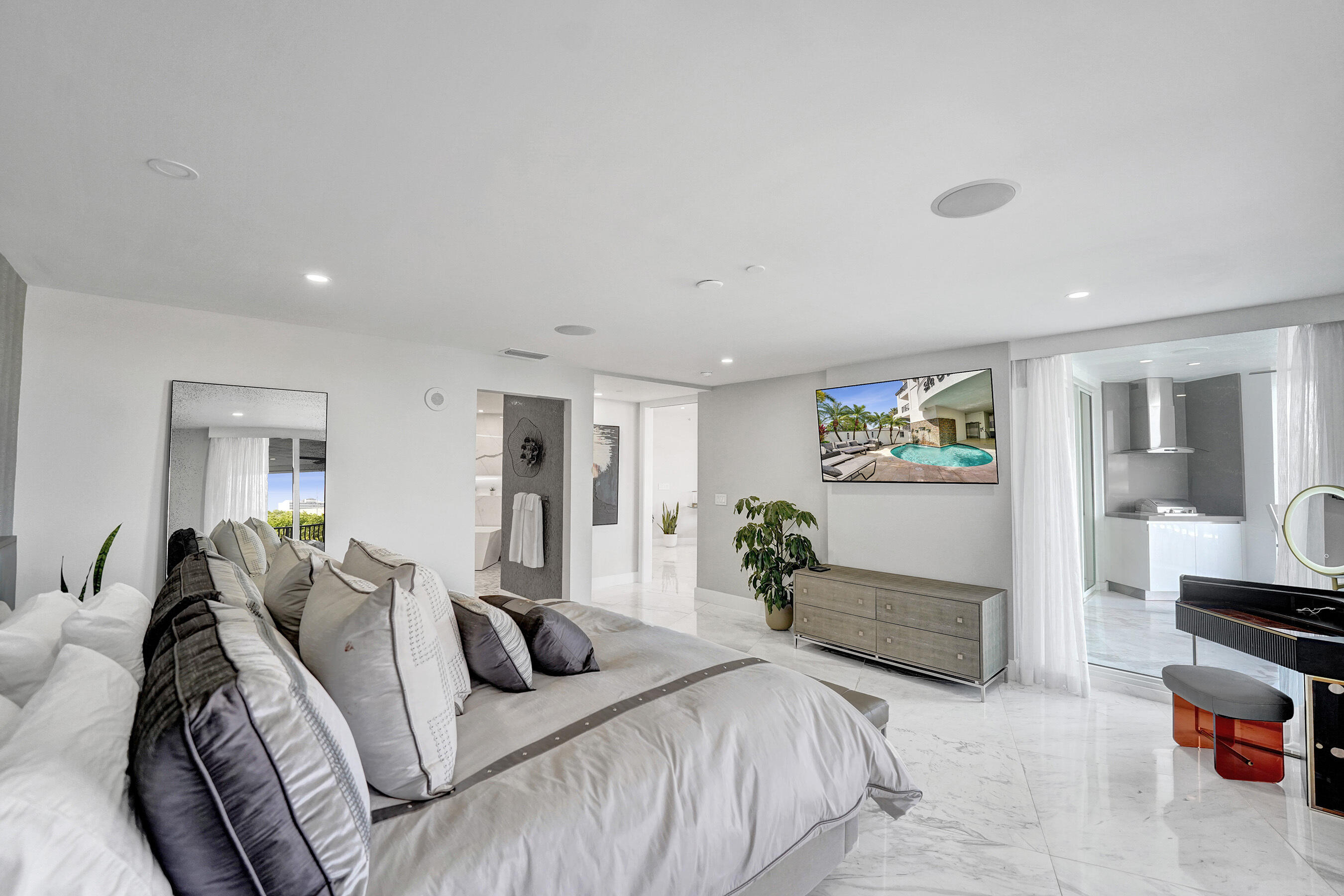 615 Bayshore #402 Fort Lauderdale, FL 33304