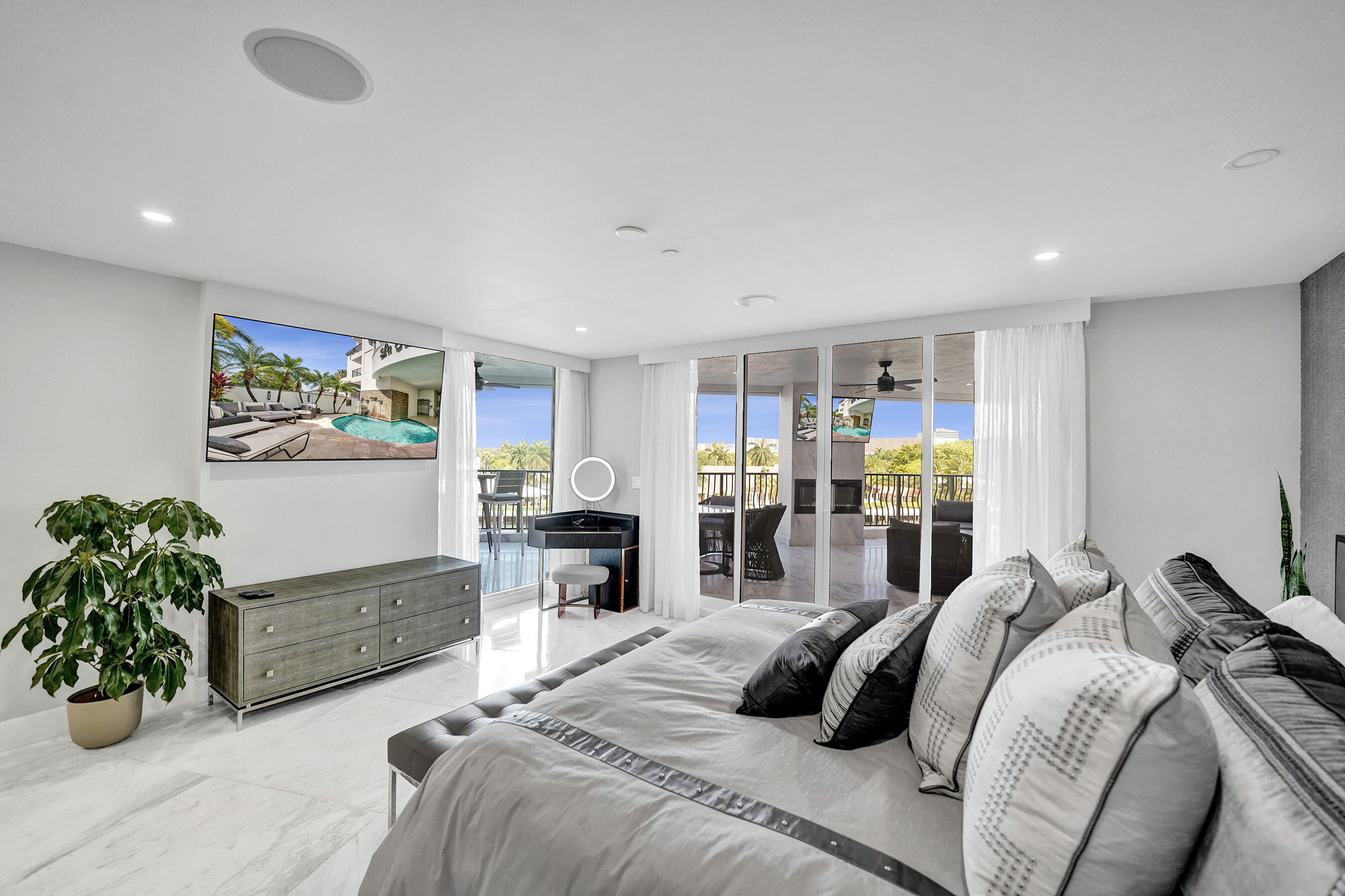 615 Bayshore #402 Fort Lauderdale, FL 33304