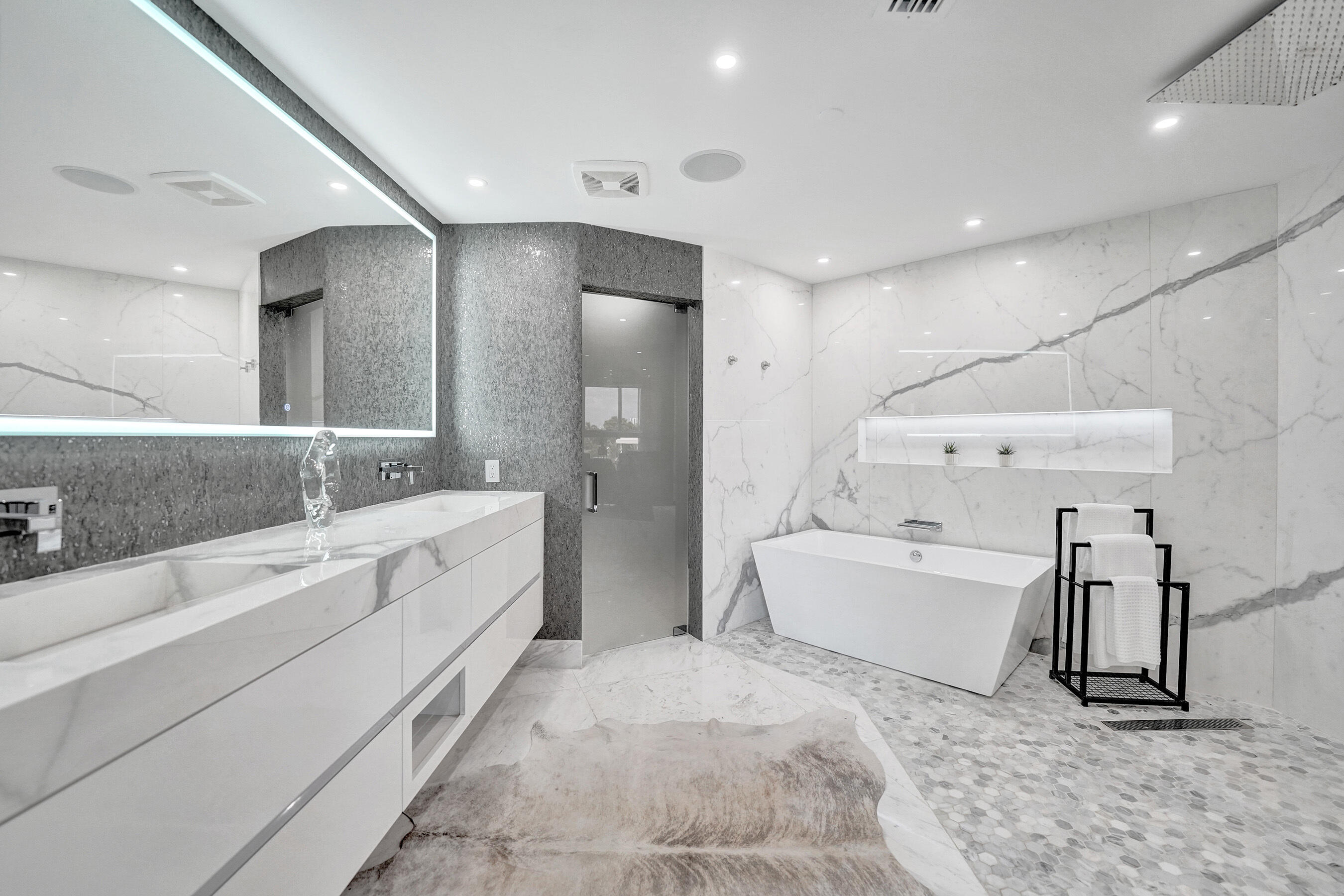 615 Bayshore #402 Fort Lauderdale, FL 33304