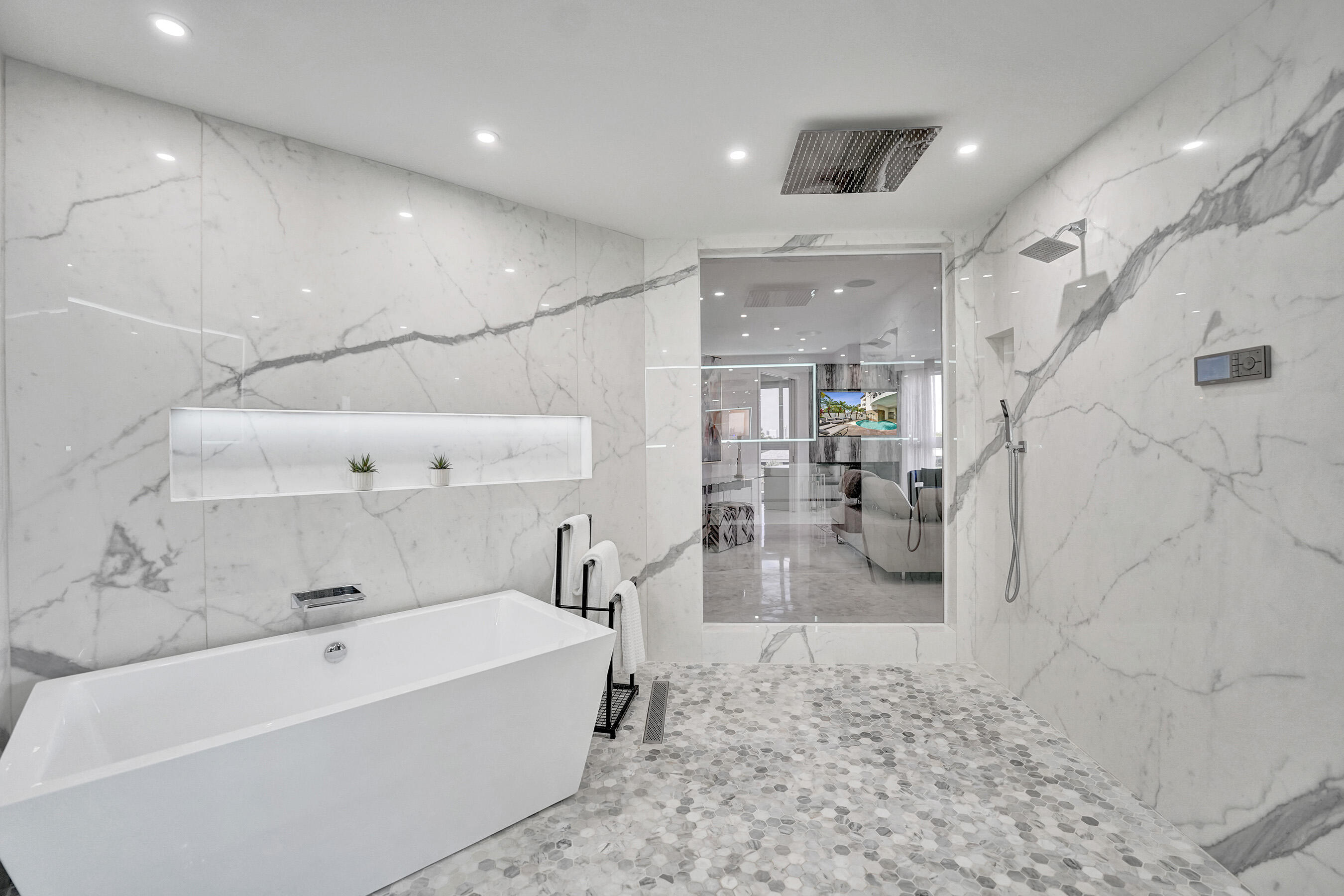 615 Bayshore #402 Fort Lauderdale, FL 33304