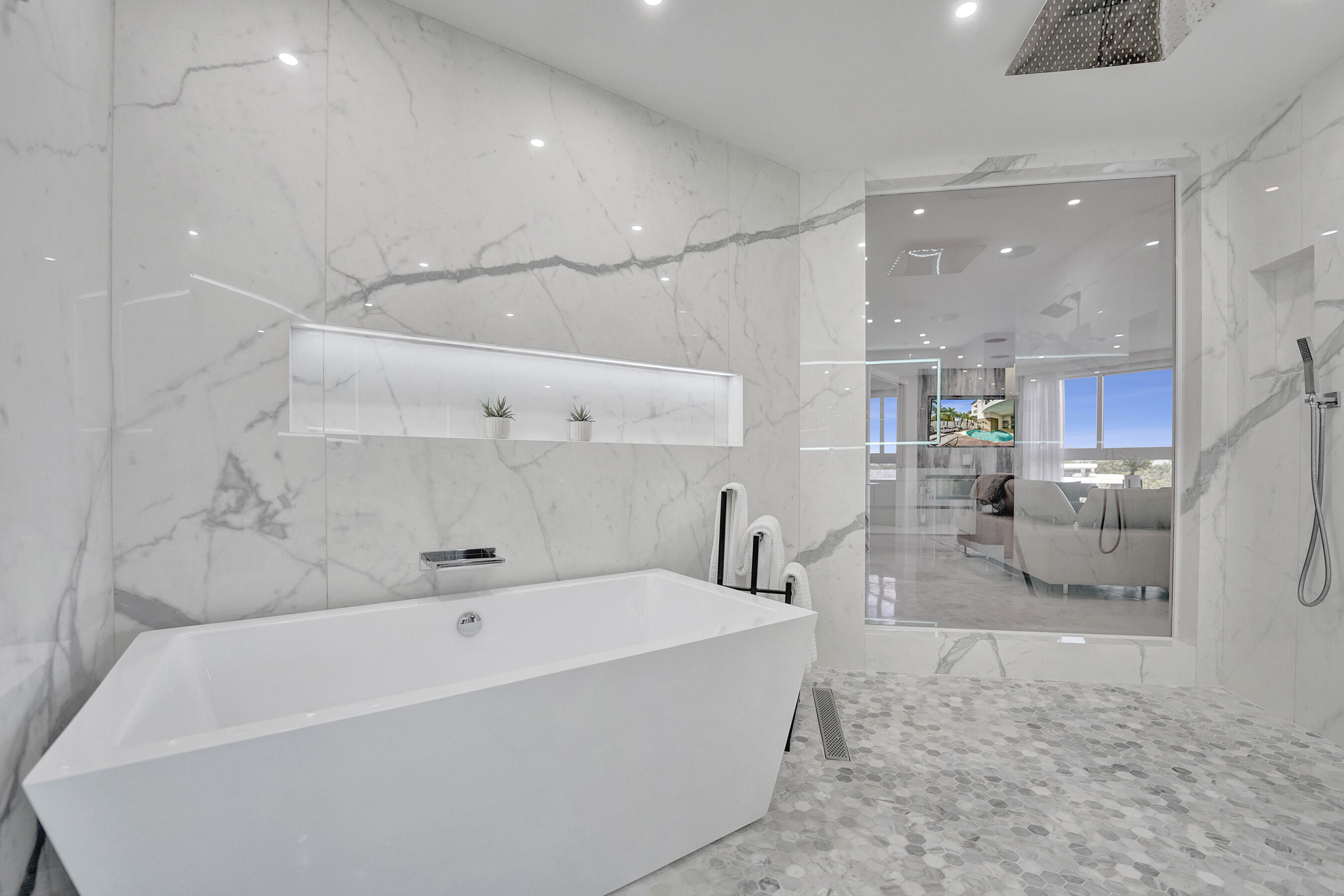 615 Bayshore #402 Fort Lauderdale, FL 33304