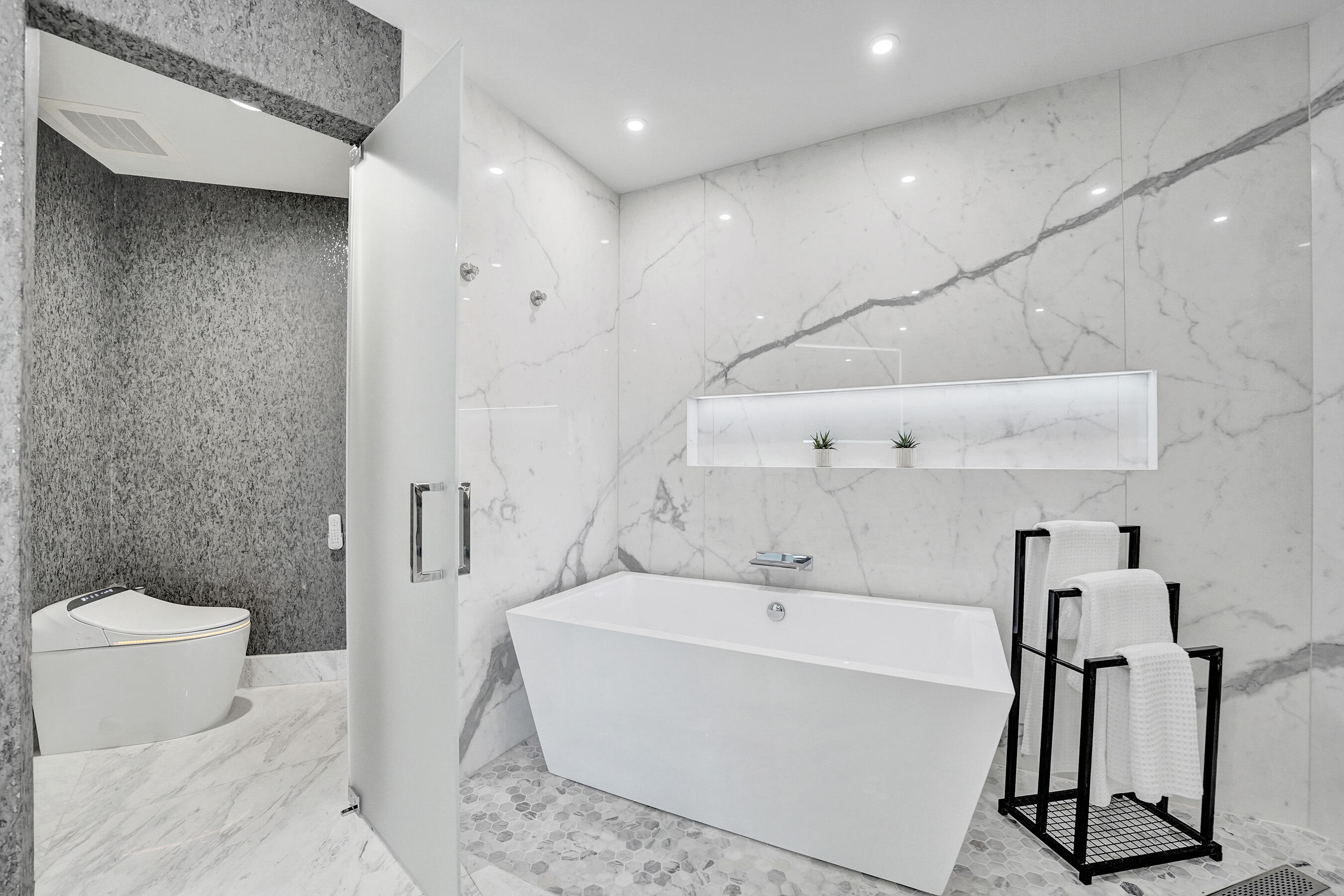 615 Bayshore #402 Fort Lauderdale, FL 33304