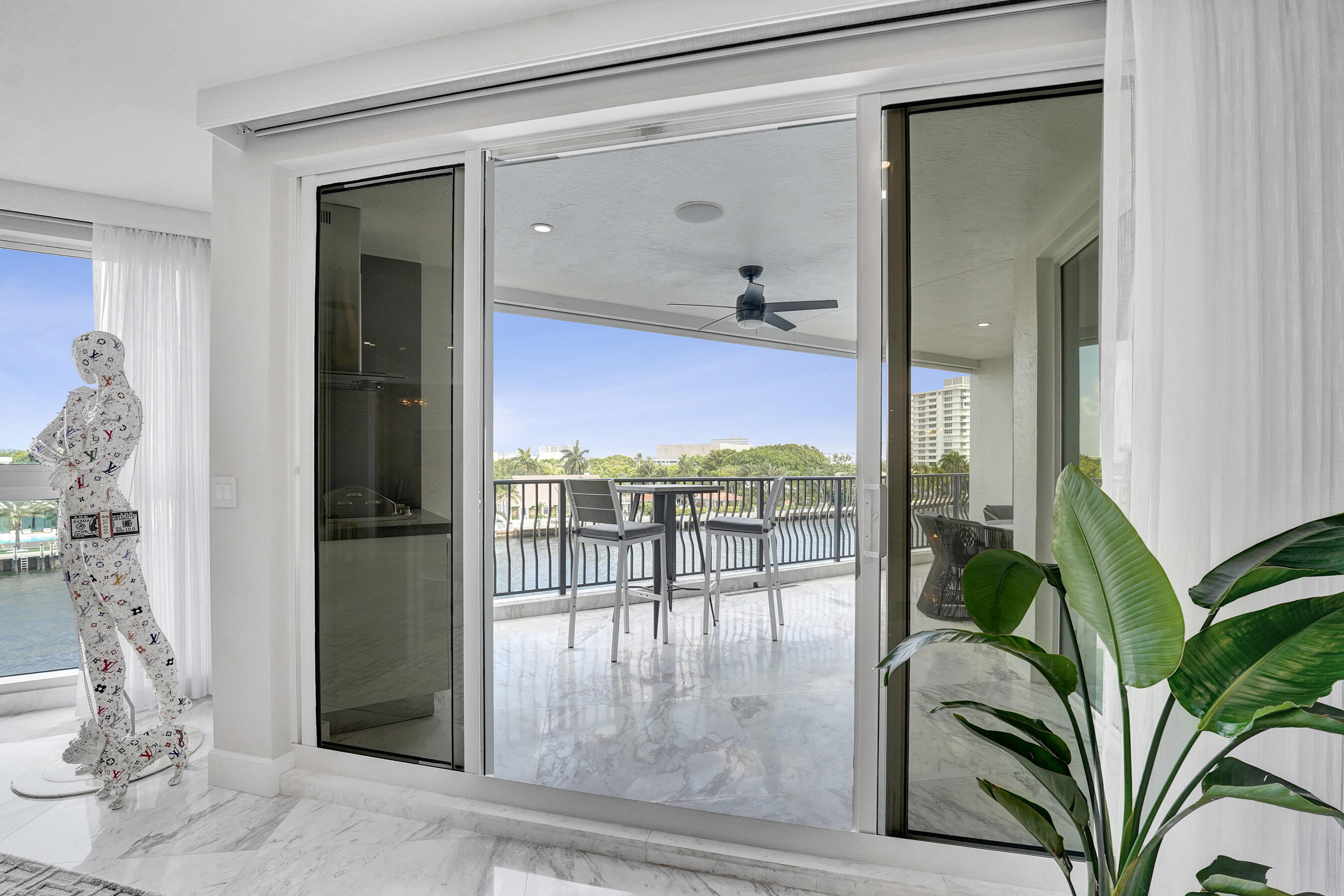 615 Bayshore #402 Fort Lauderdale, FL 33304