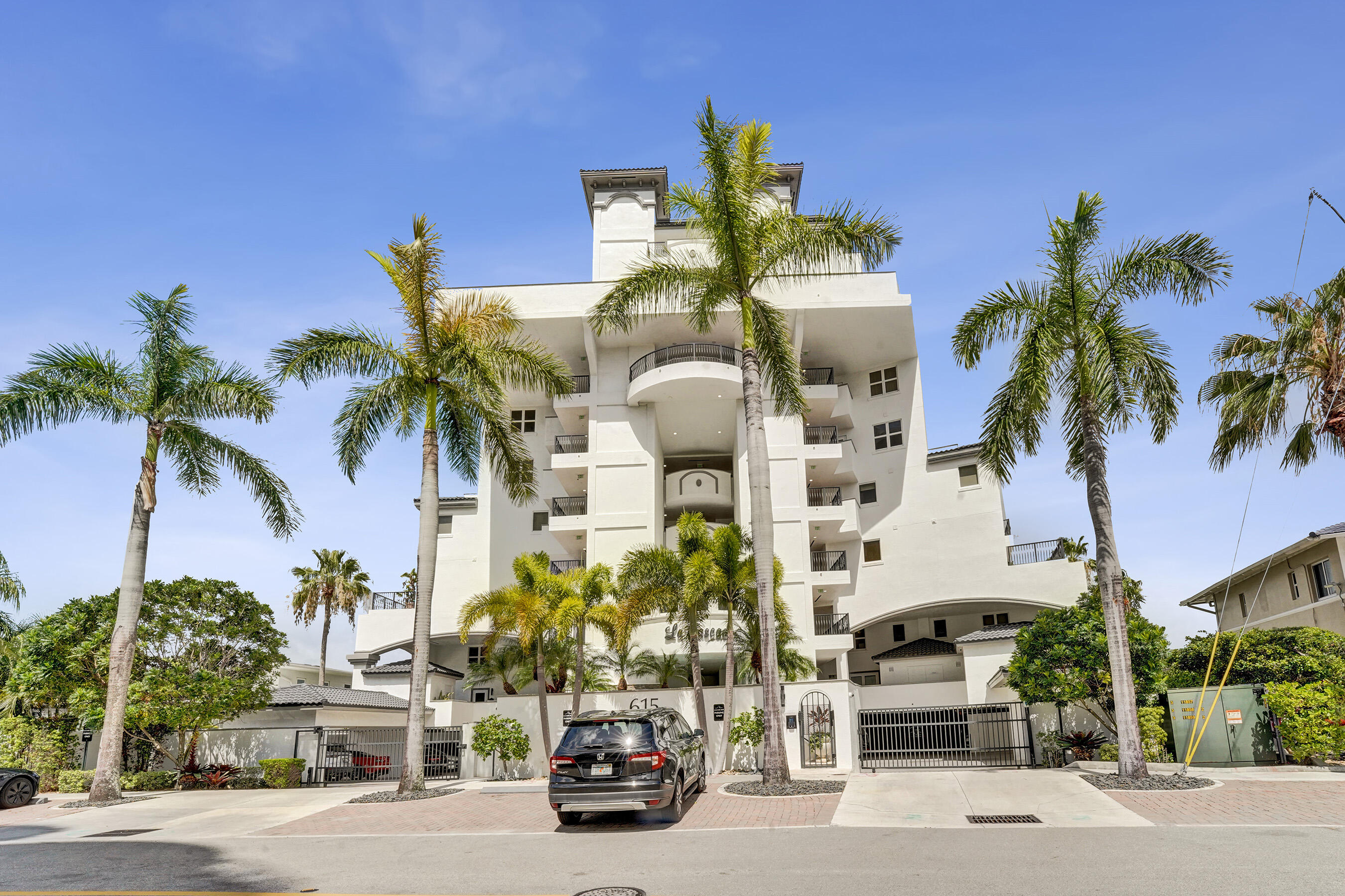 615 Bayshore #402 Fort Lauderdale, FL 33304